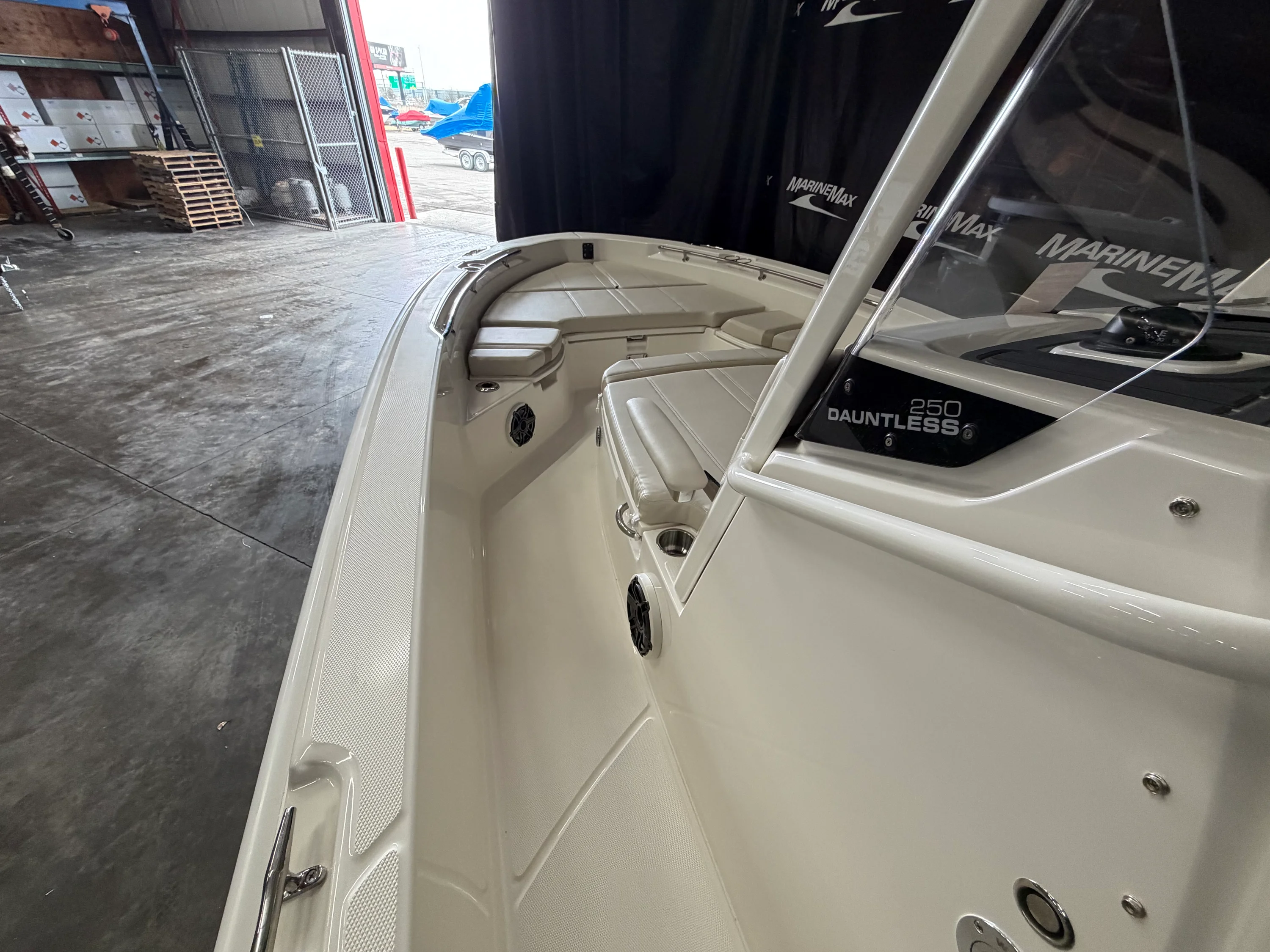 2026 Boston Whaler 250 Dauntless Image Thumbnail #20