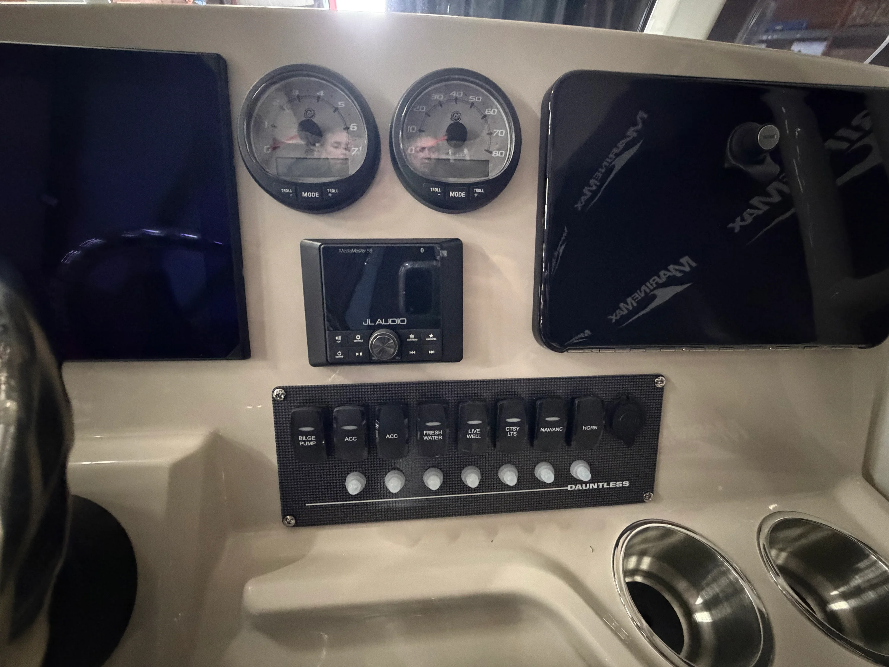 2026 Boston Whaler 250 Dauntless Image Thumbnail #26