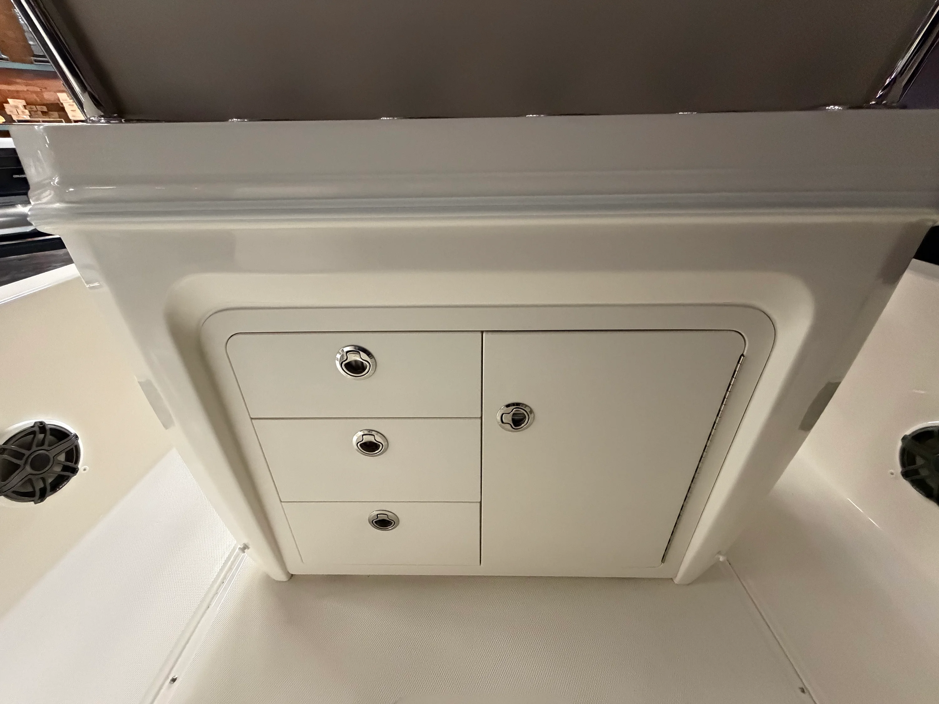 2026 Boston Whaler 250 Dauntless Image Thumbnail #30