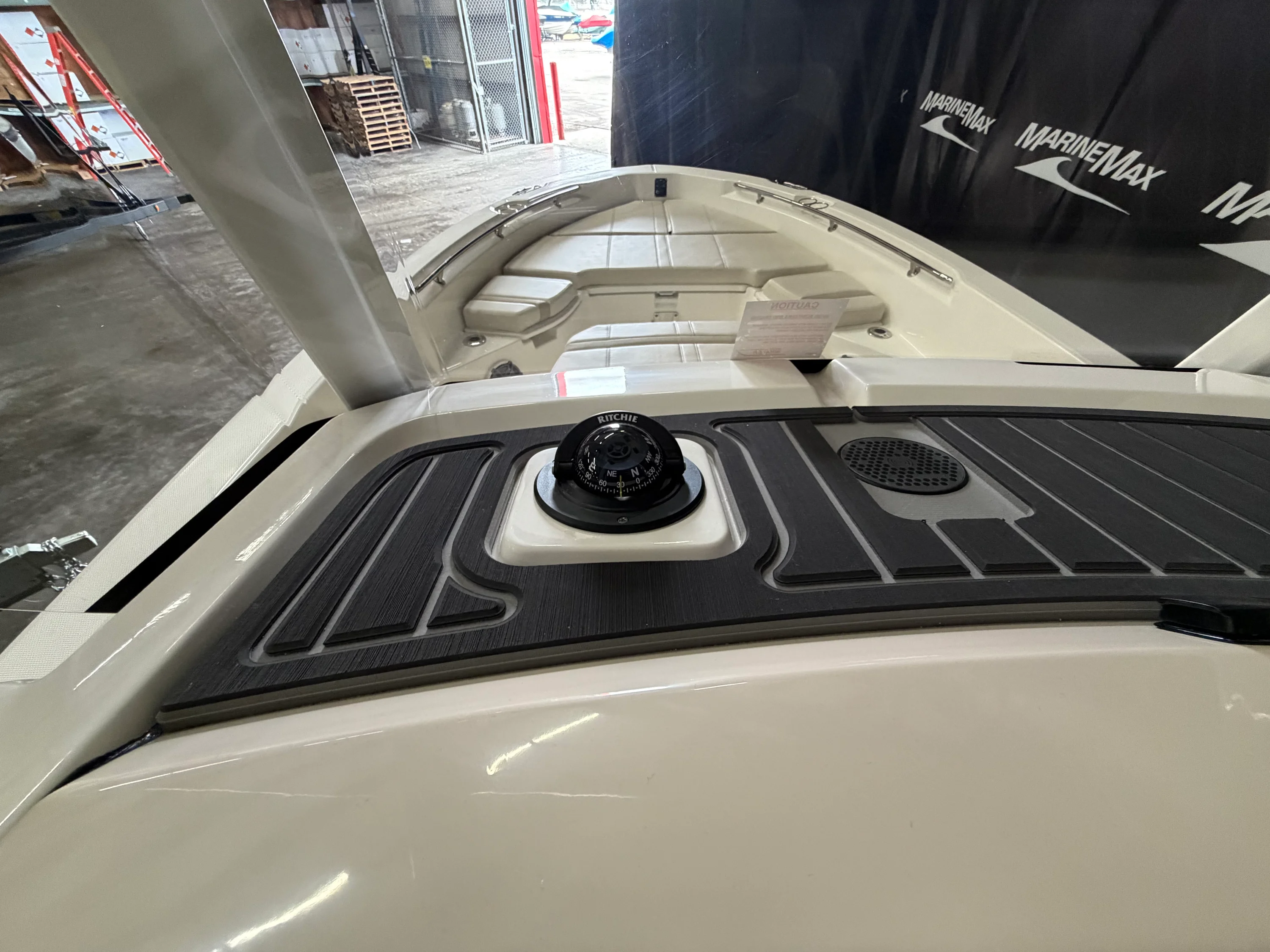 2026 Boston Whaler 250 Dauntless Image Thumbnail #28