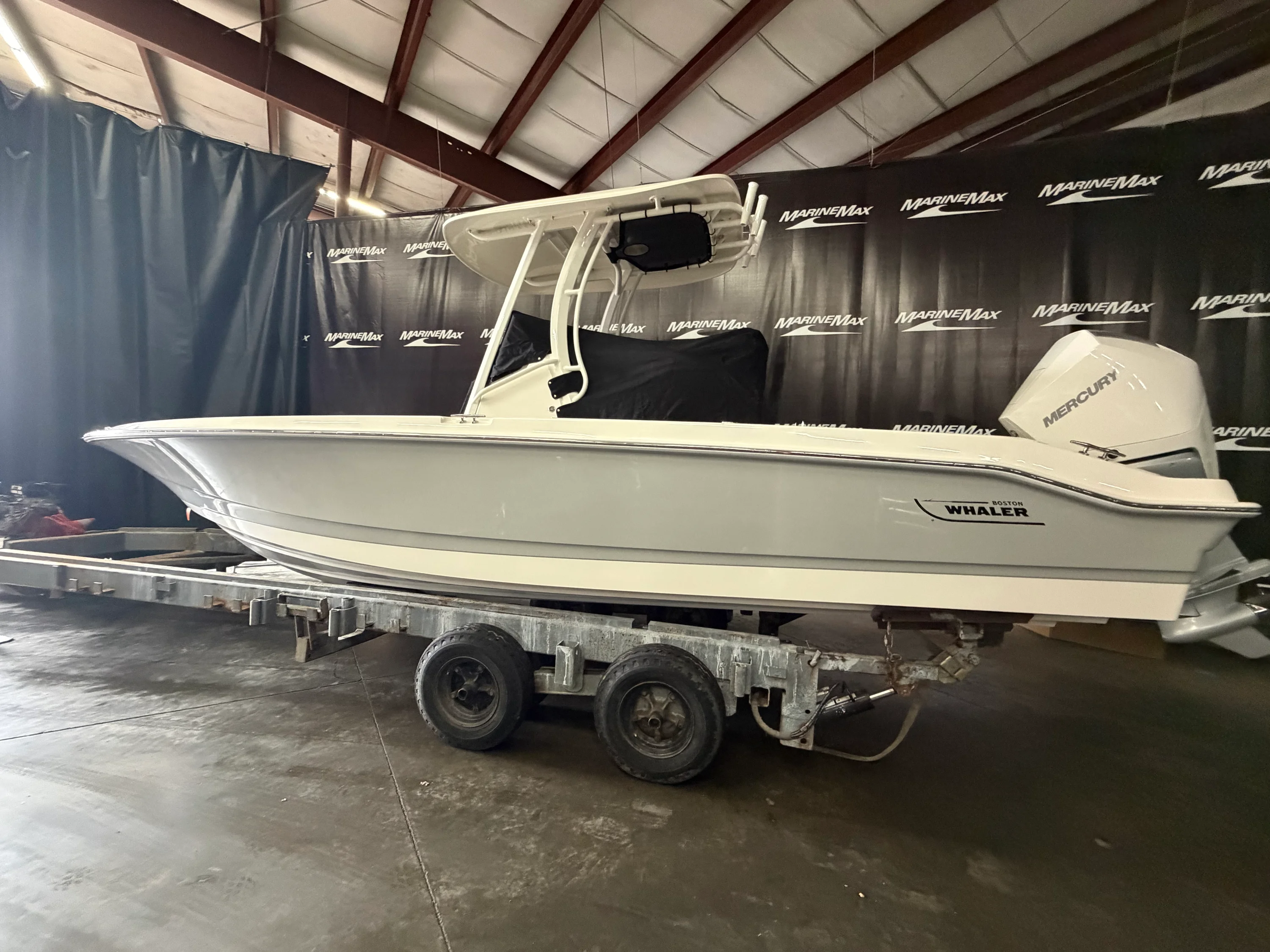 2026 Boston Whaler 250 Dauntless Image Thumbnail #4