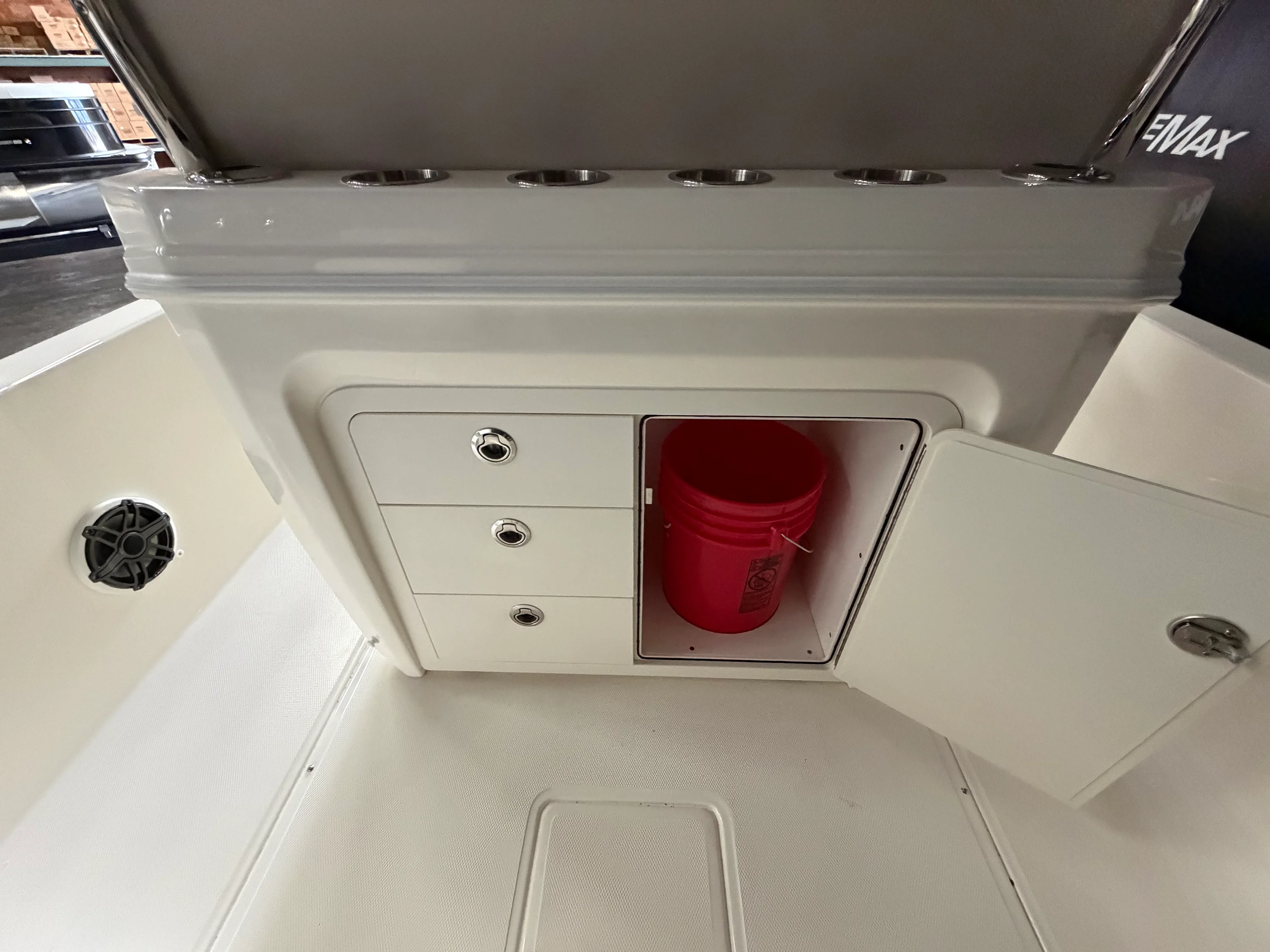 2026 Boston Whaler 250 Dauntless Image Thumbnail #31