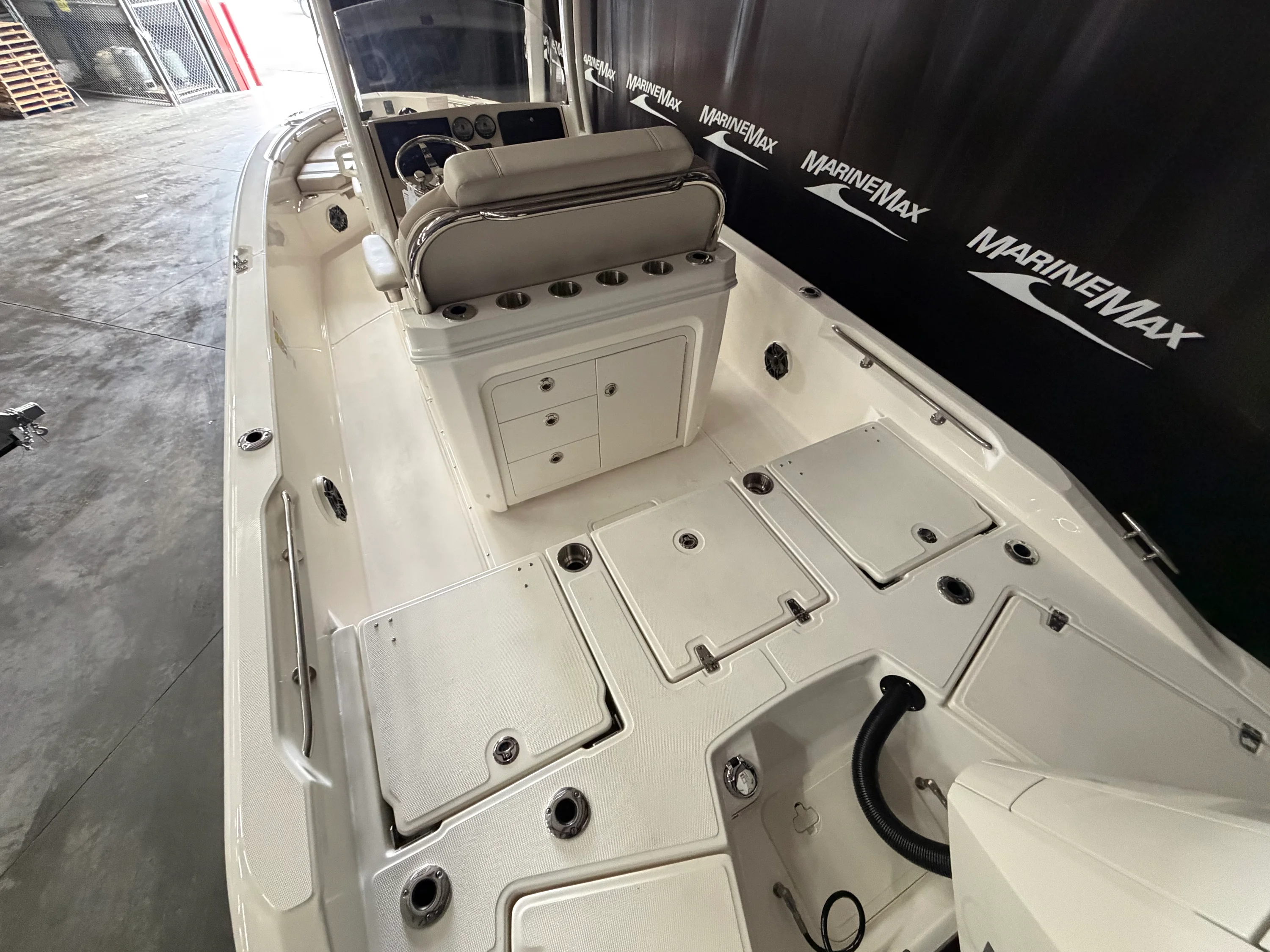 2026 Boston Whaler 250 Dauntless Image Thumbnail #9