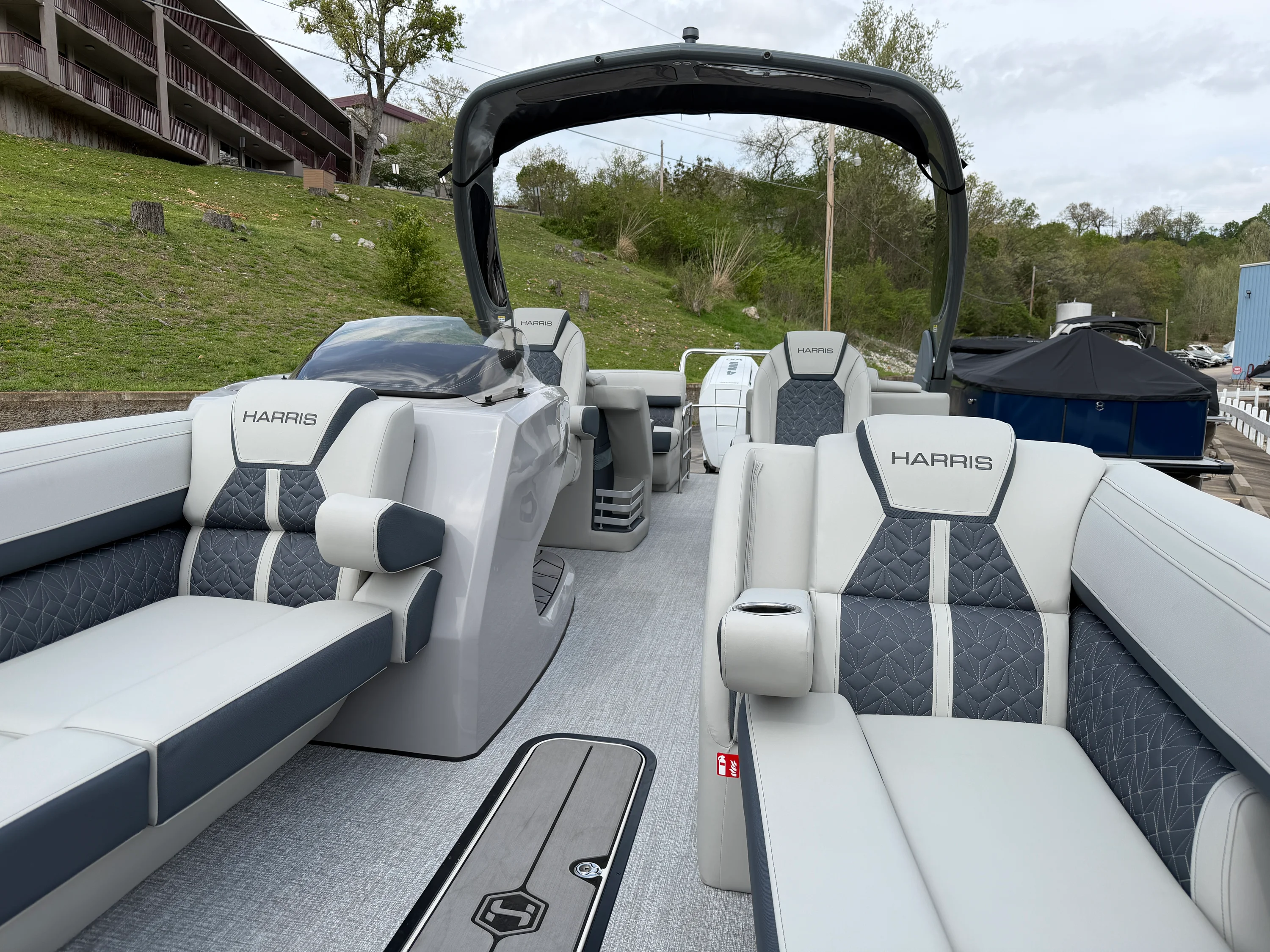 2026 Harris GRAND MARINER 270 Image Thumbnail #13