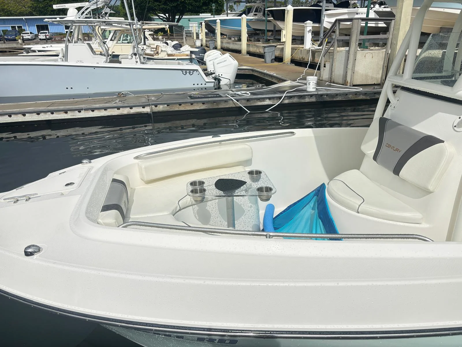 2017 Century 2301 CENTER CONSOLE Image Thumbnail #5