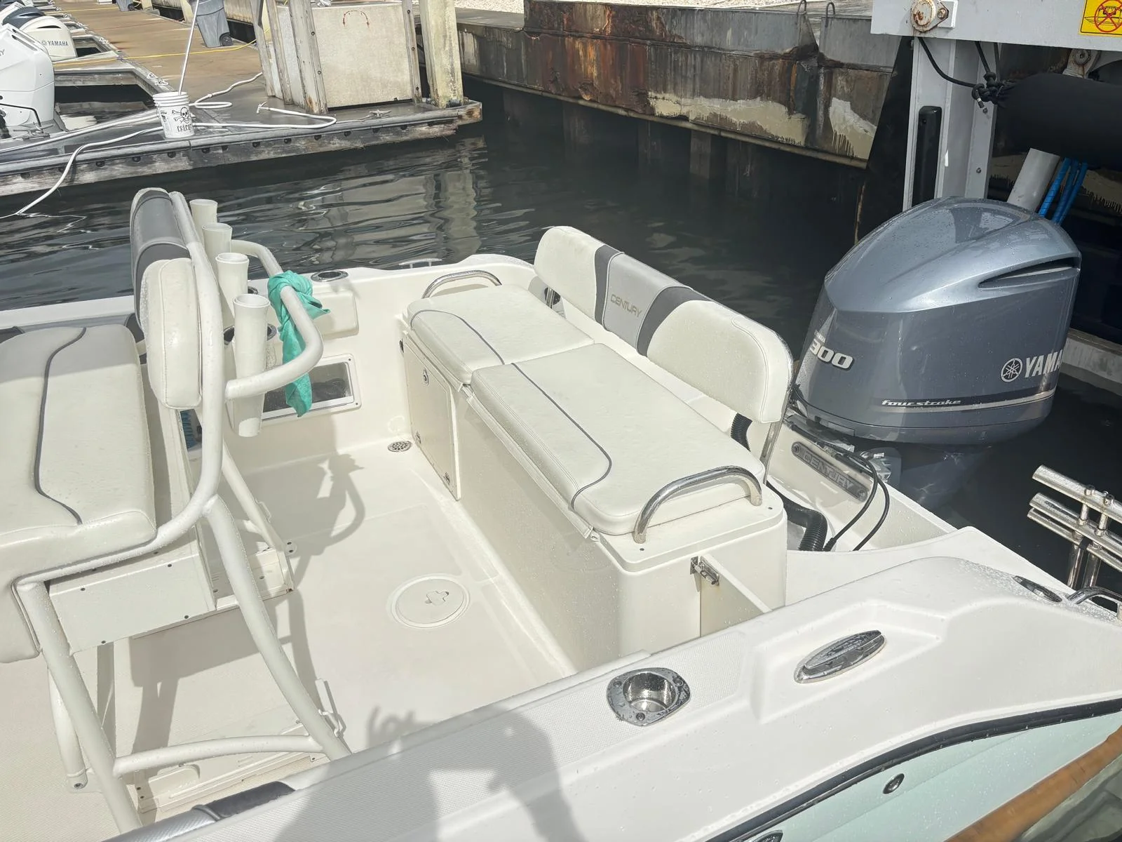 2017 Century 2301 CENTER CONSOLE Image Thumbnail #9