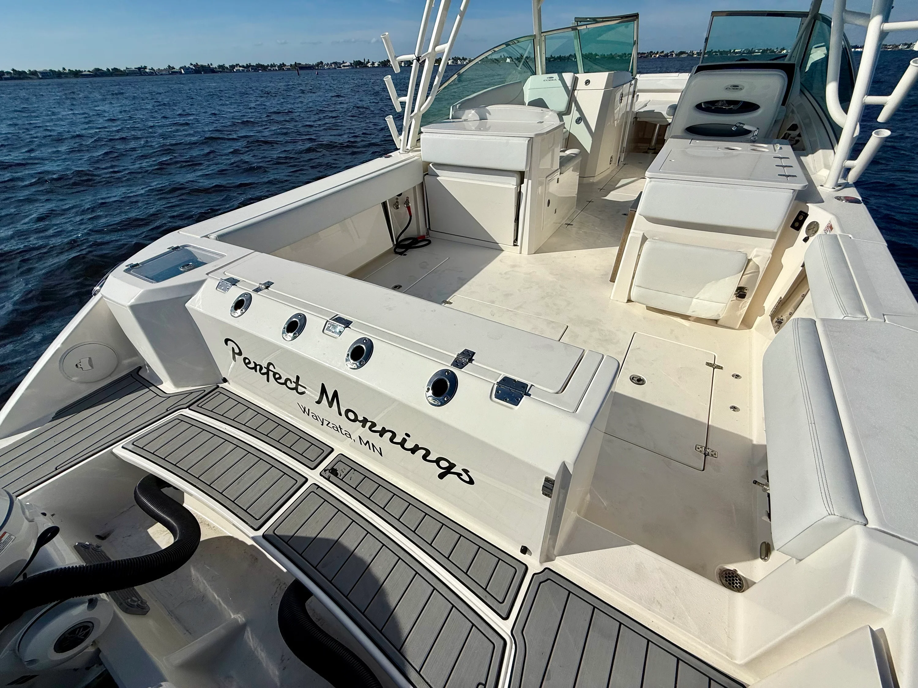 2022 Cobia 330 DUAL CONSOLE Image Thumbnail #11