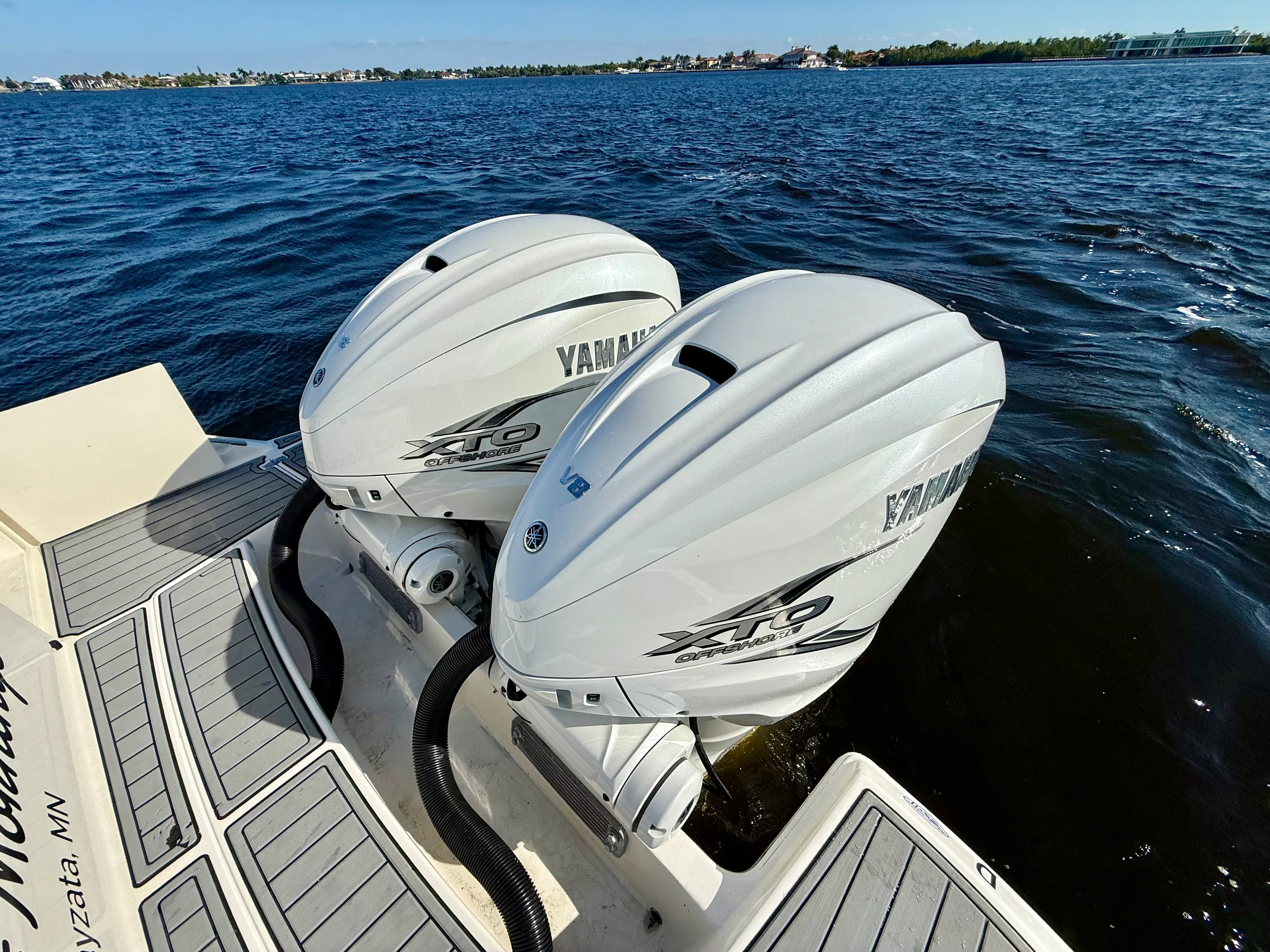 2022 Cobia 330 DUAL CONSOLE Image Thumbnail #12