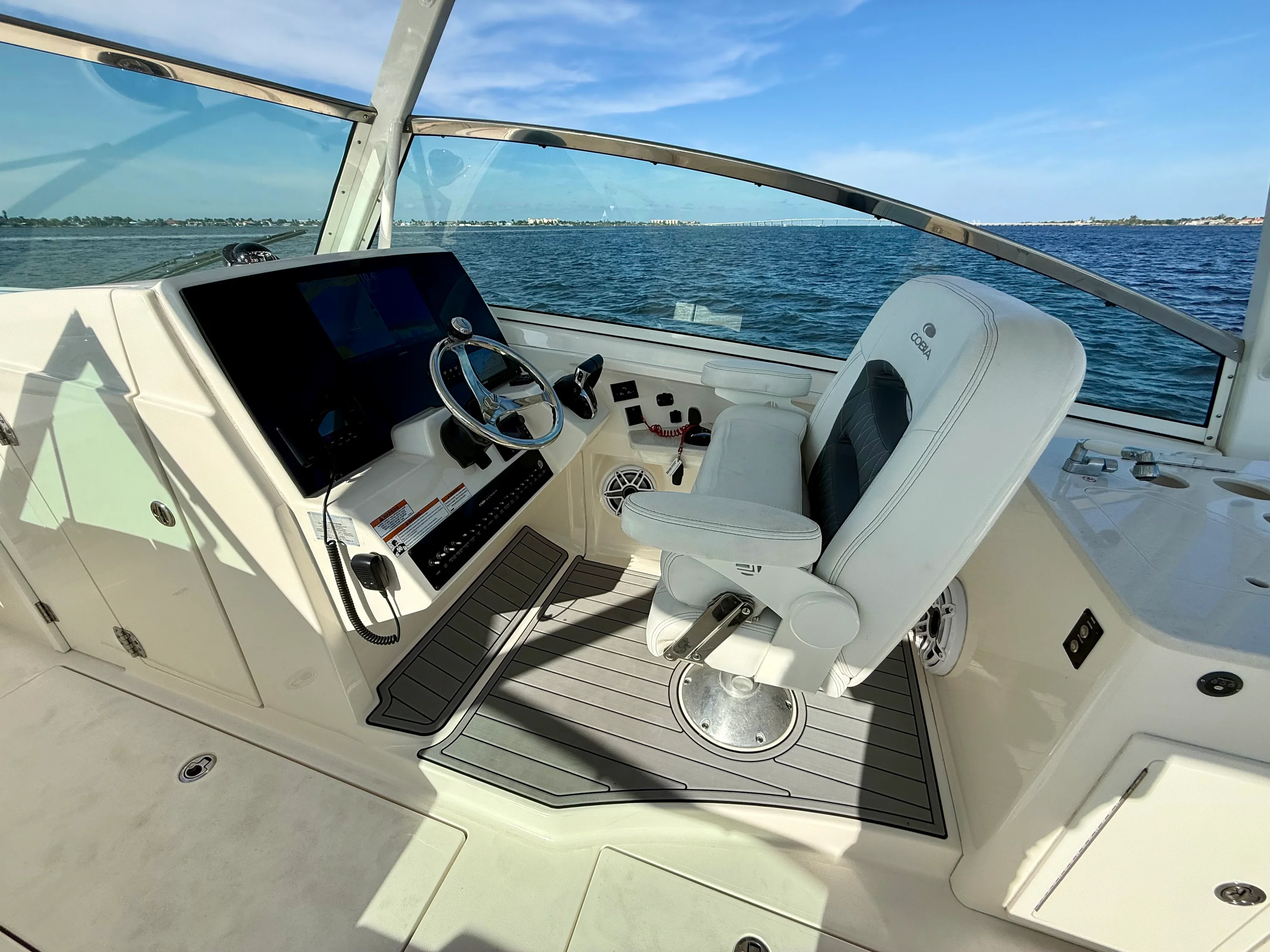2022 Cobia 330 DUAL CONSOLE Image Thumbnail #41