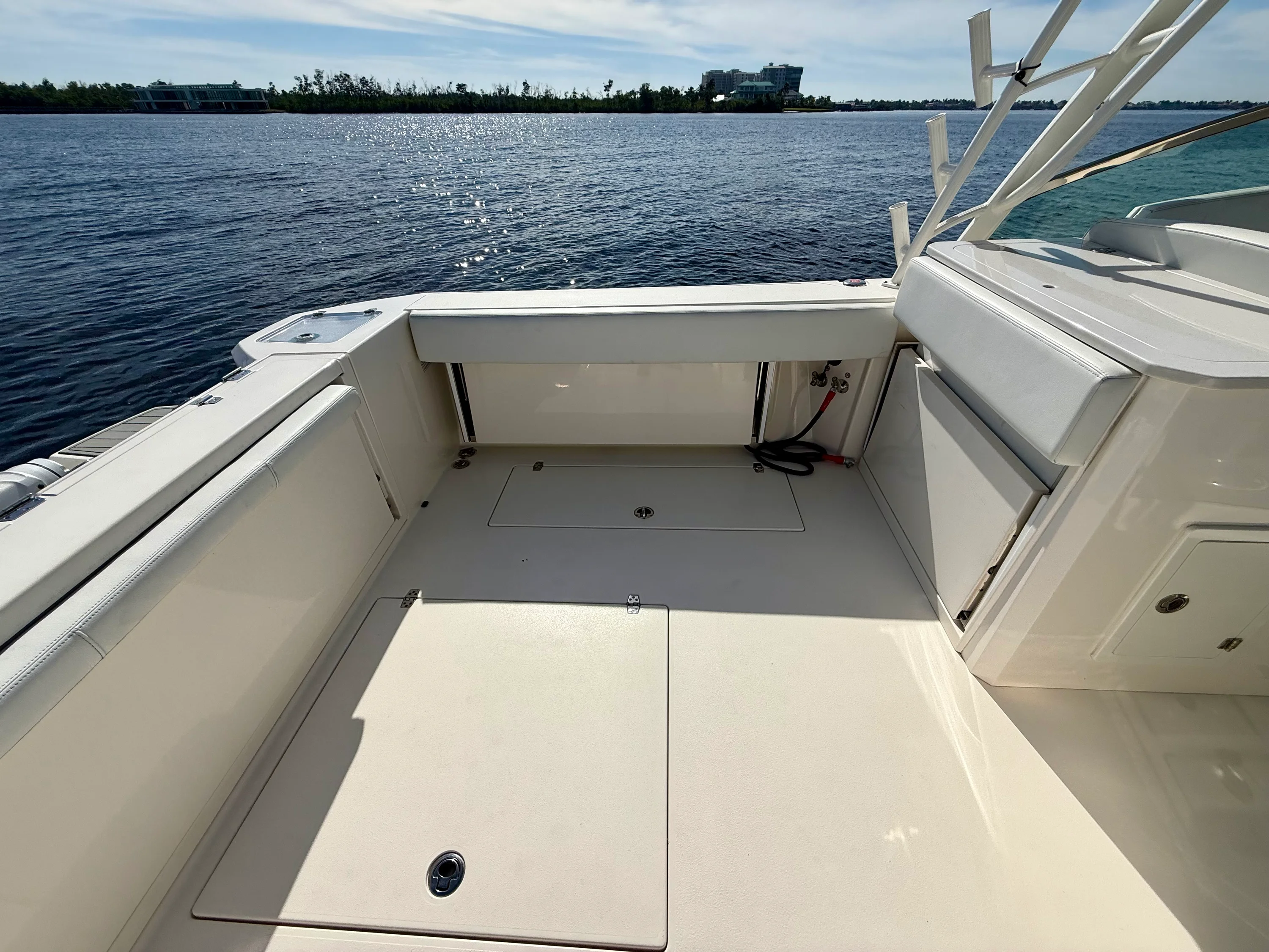 2022 Cobia 330 DUAL CONSOLE Image Thumbnail #25