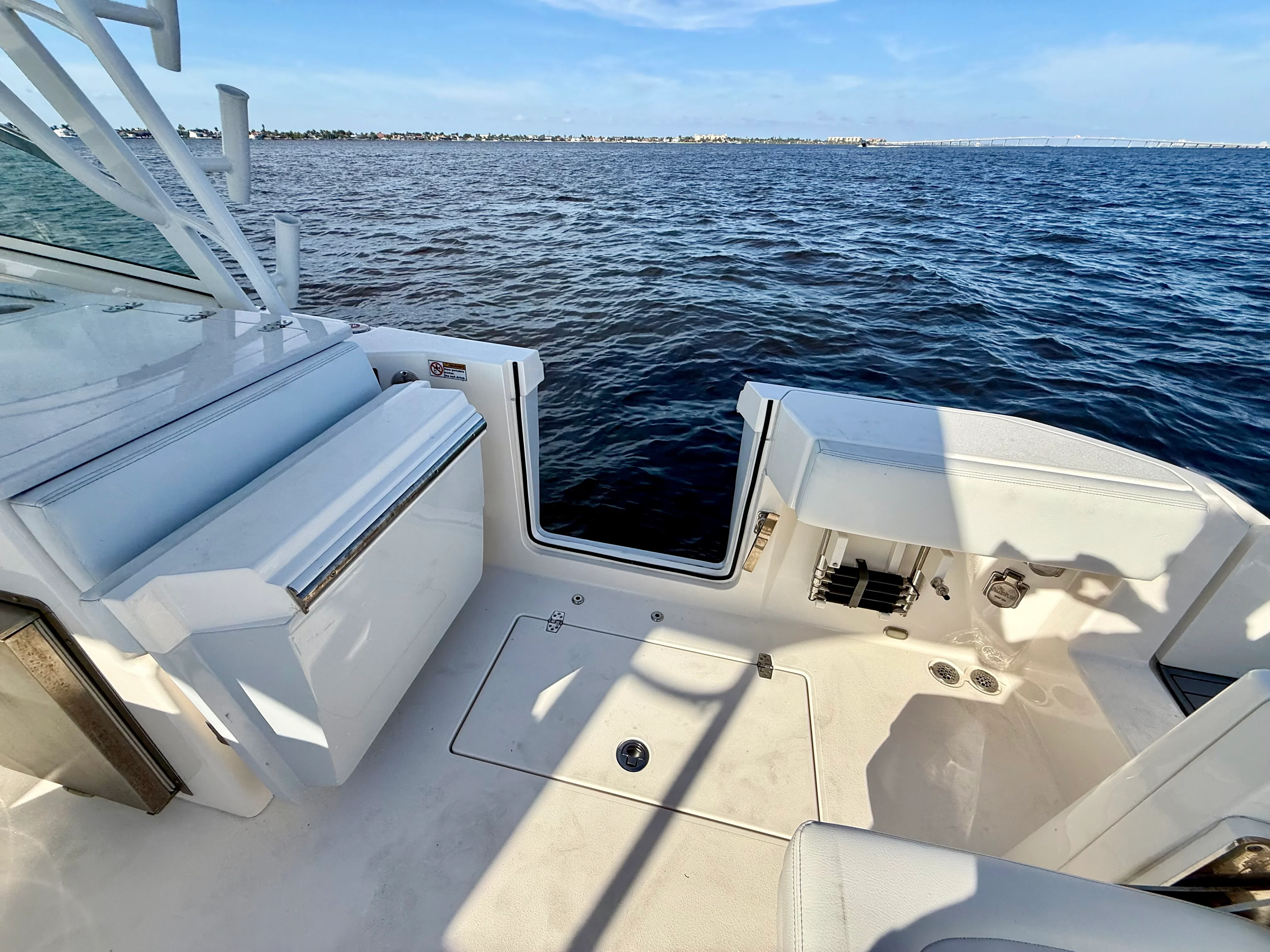 2022 Cobia 330 DUAL CONSOLE Image Thumbnail #18