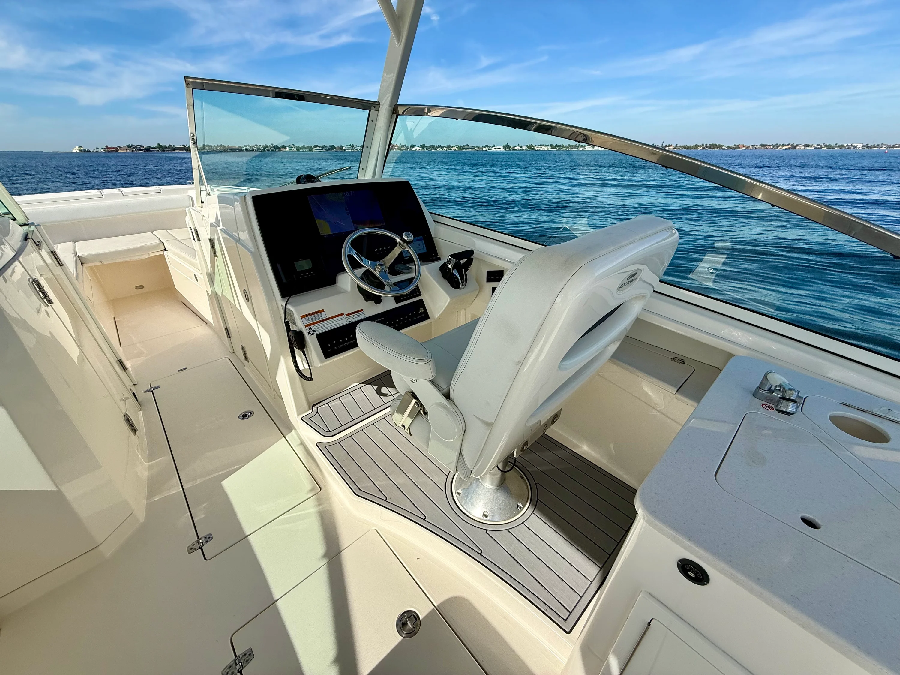 2022 Cobia 330 DUAL CONSOLE Image Thumbnail #40