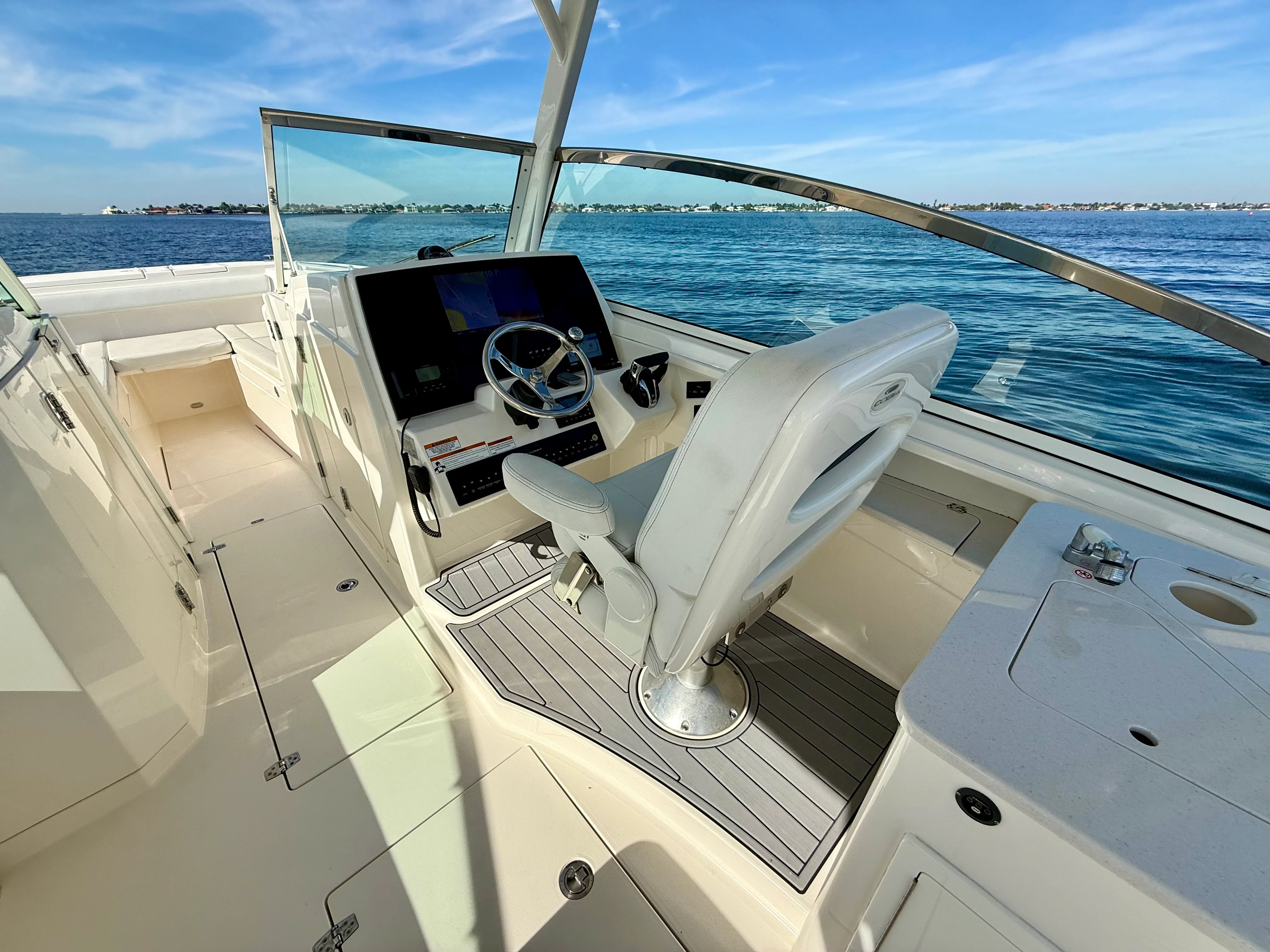 2022 Cobia 330 DUAL CONSOLE Image Thumbnail #40