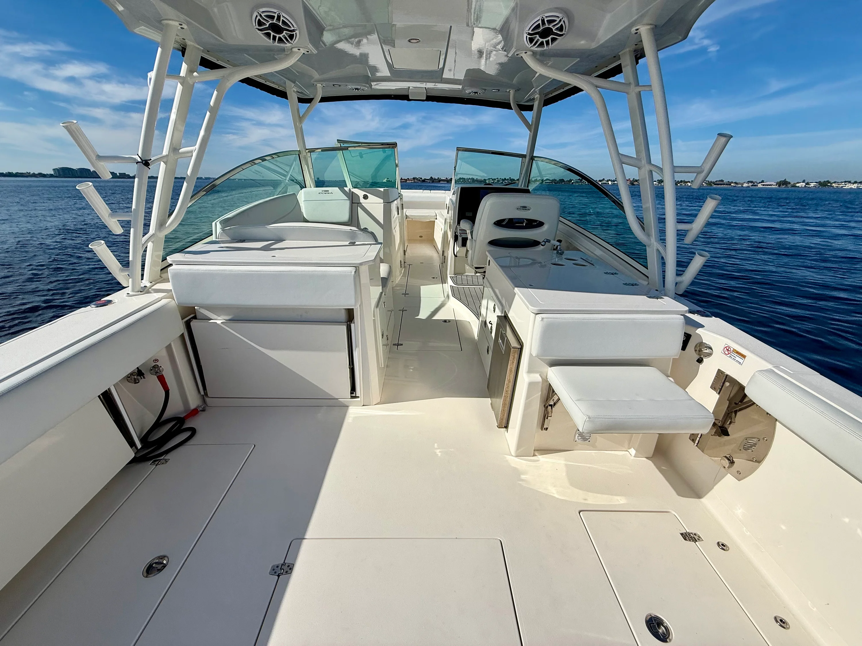 2022 Cobia 330 DUAL CONSOLE Image Thumbnail #17