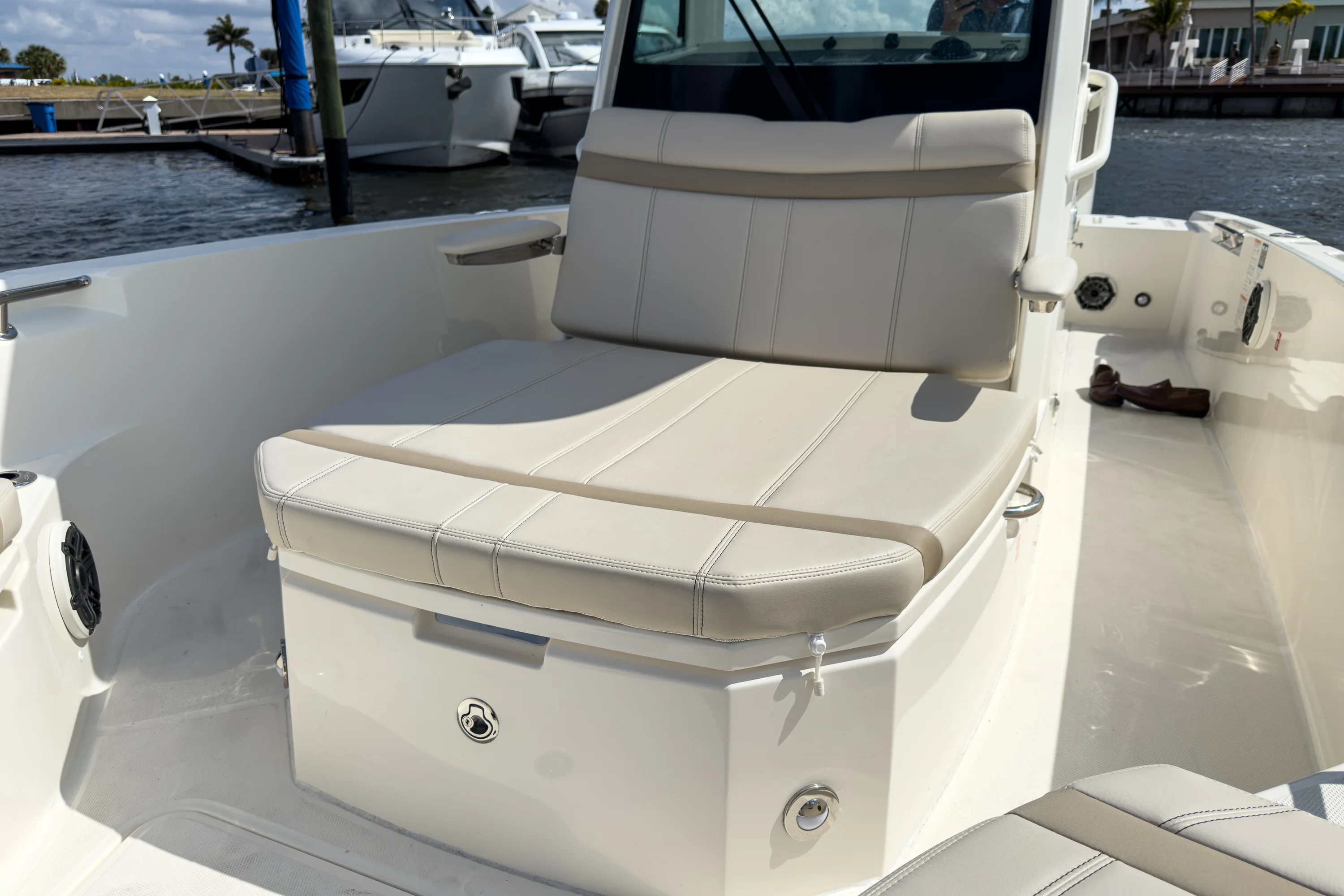 2026 Boston Whaler 280 Dauntless Image Thumbnail #14