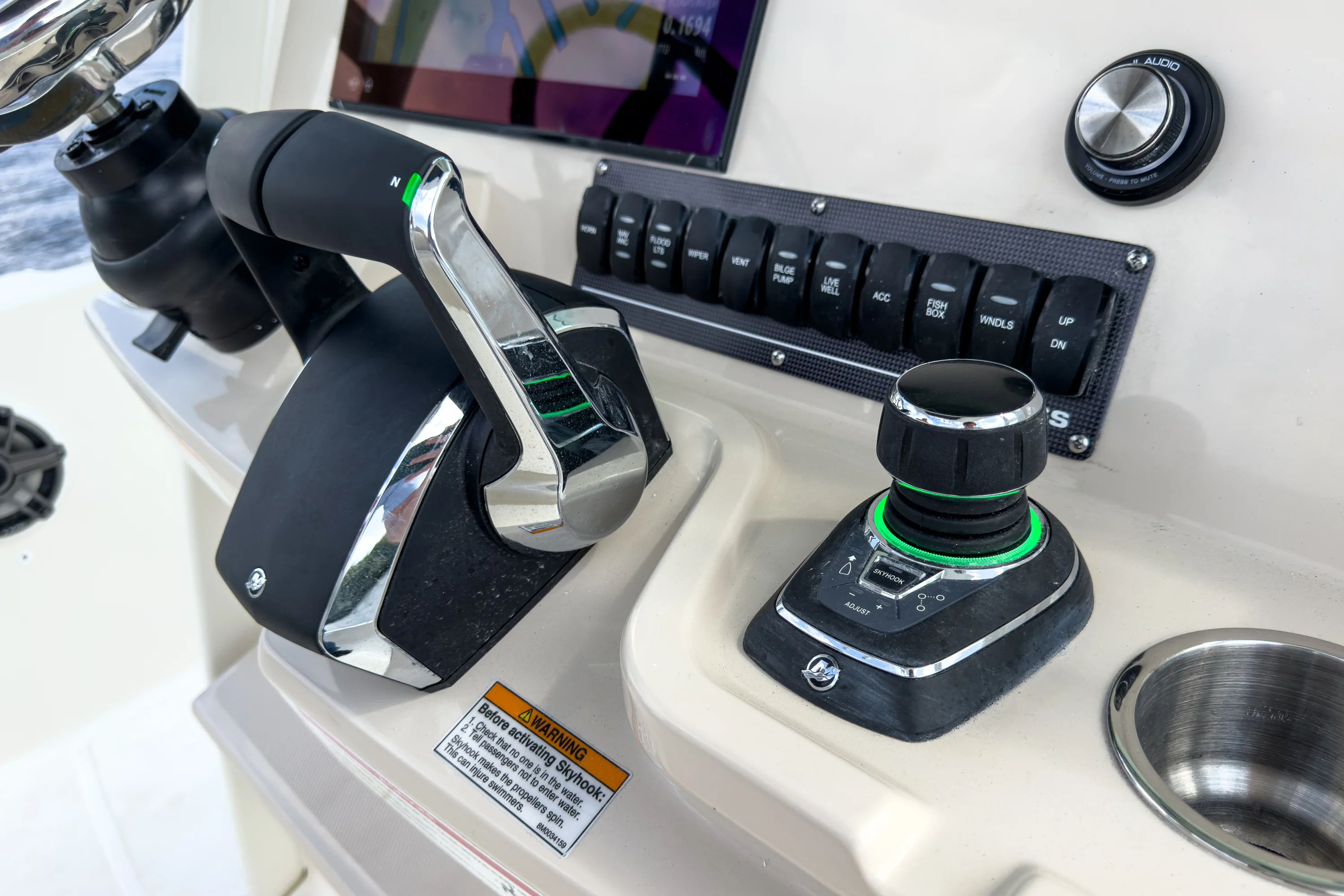 2026 Boston Whaler 280 Dauntless Image Thumbnail #8