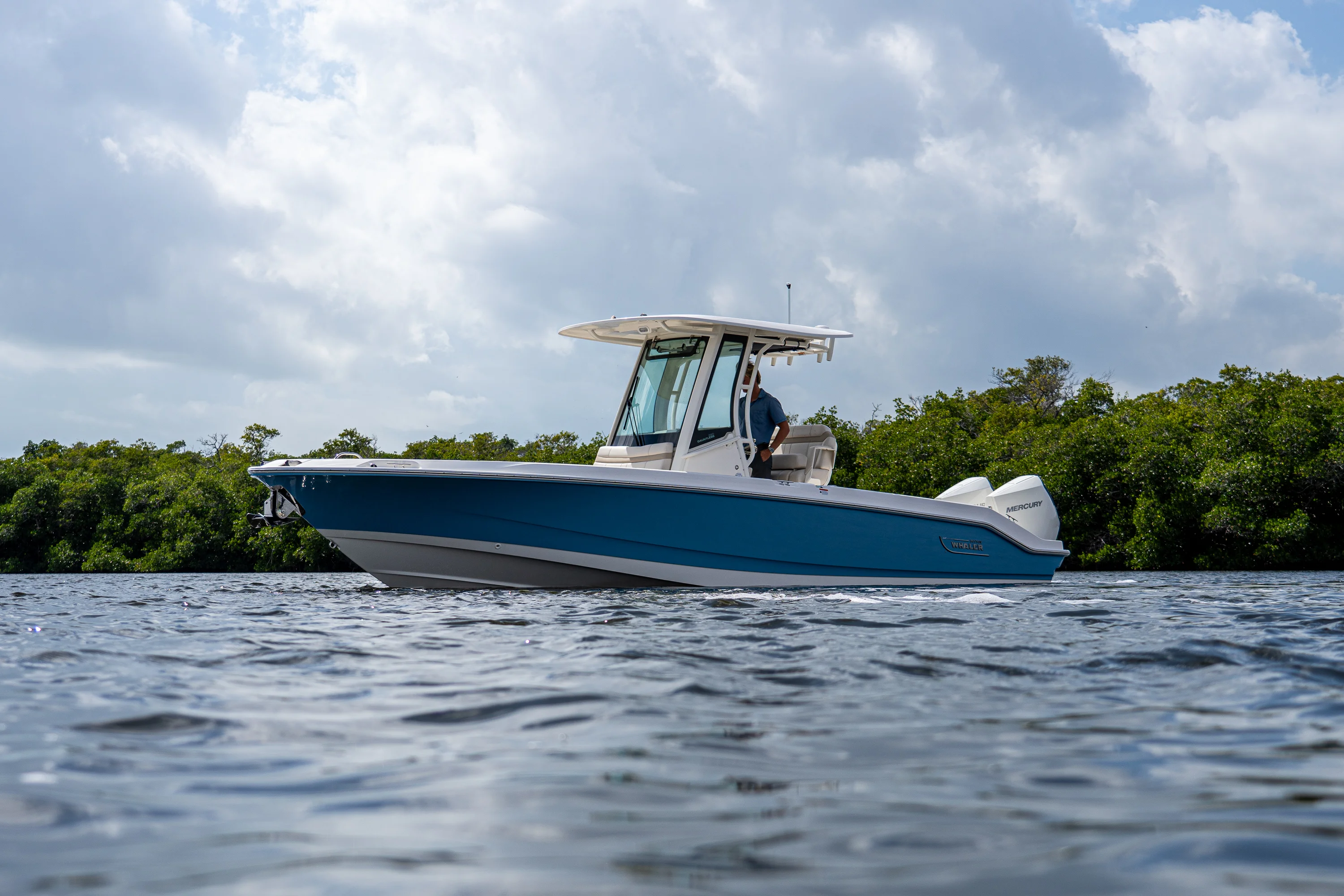 2026 Boston Whaler 280 Dauntless Image Thumbnail #1