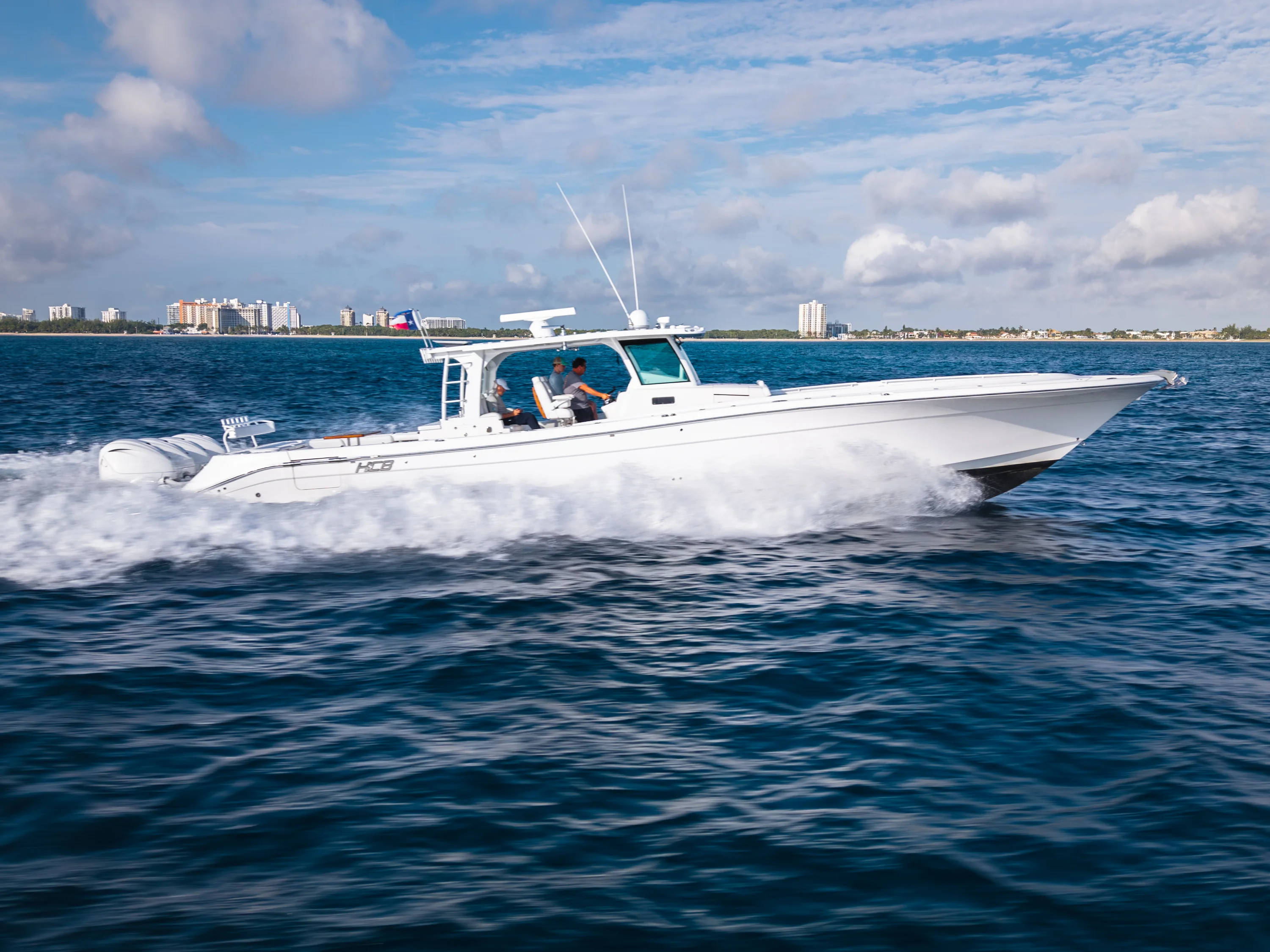 2020 HCB 53 Suenos Image Thumbnail #2