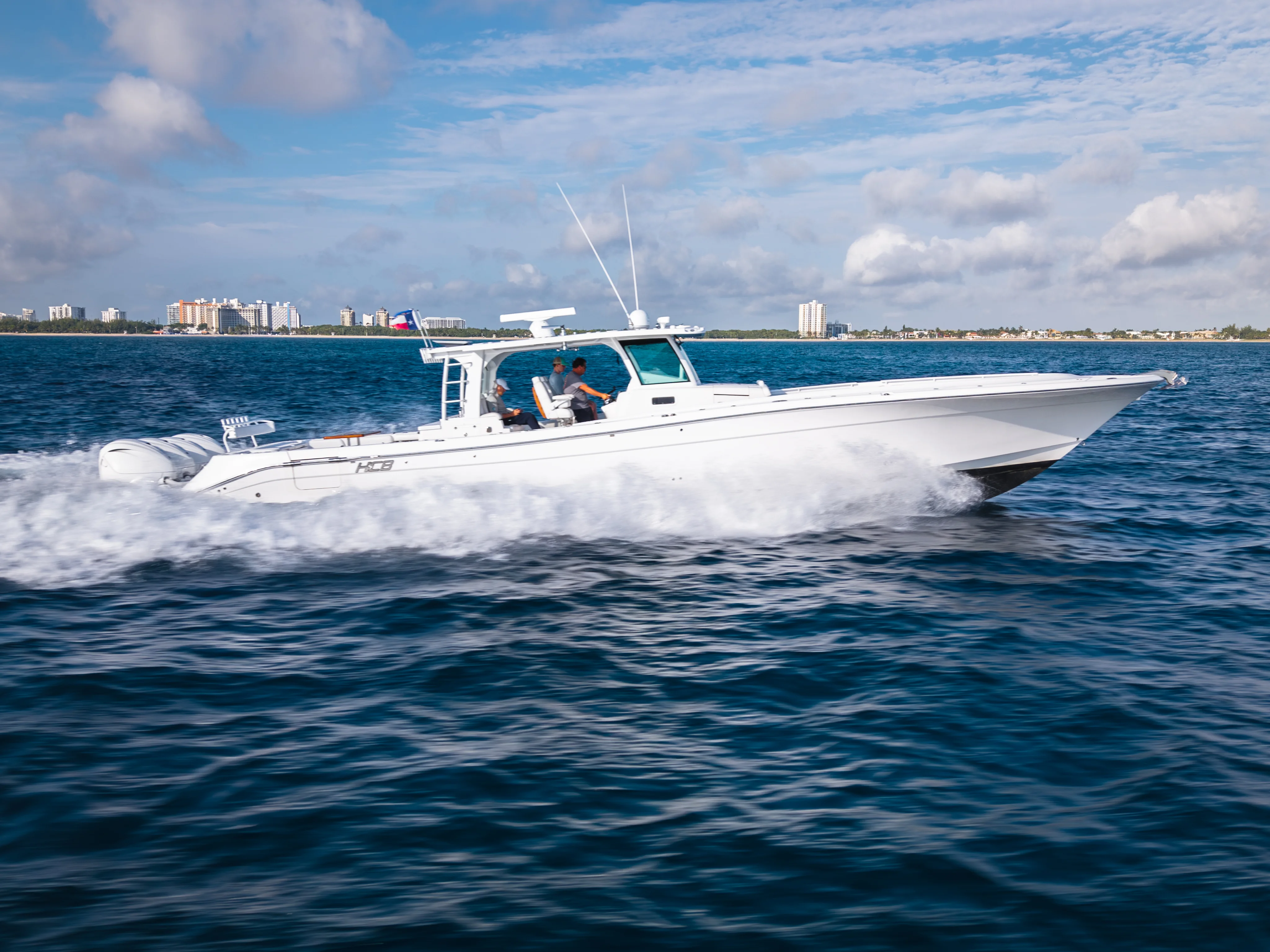 2020 HCB 53 Suenos Image Thumbnail #2