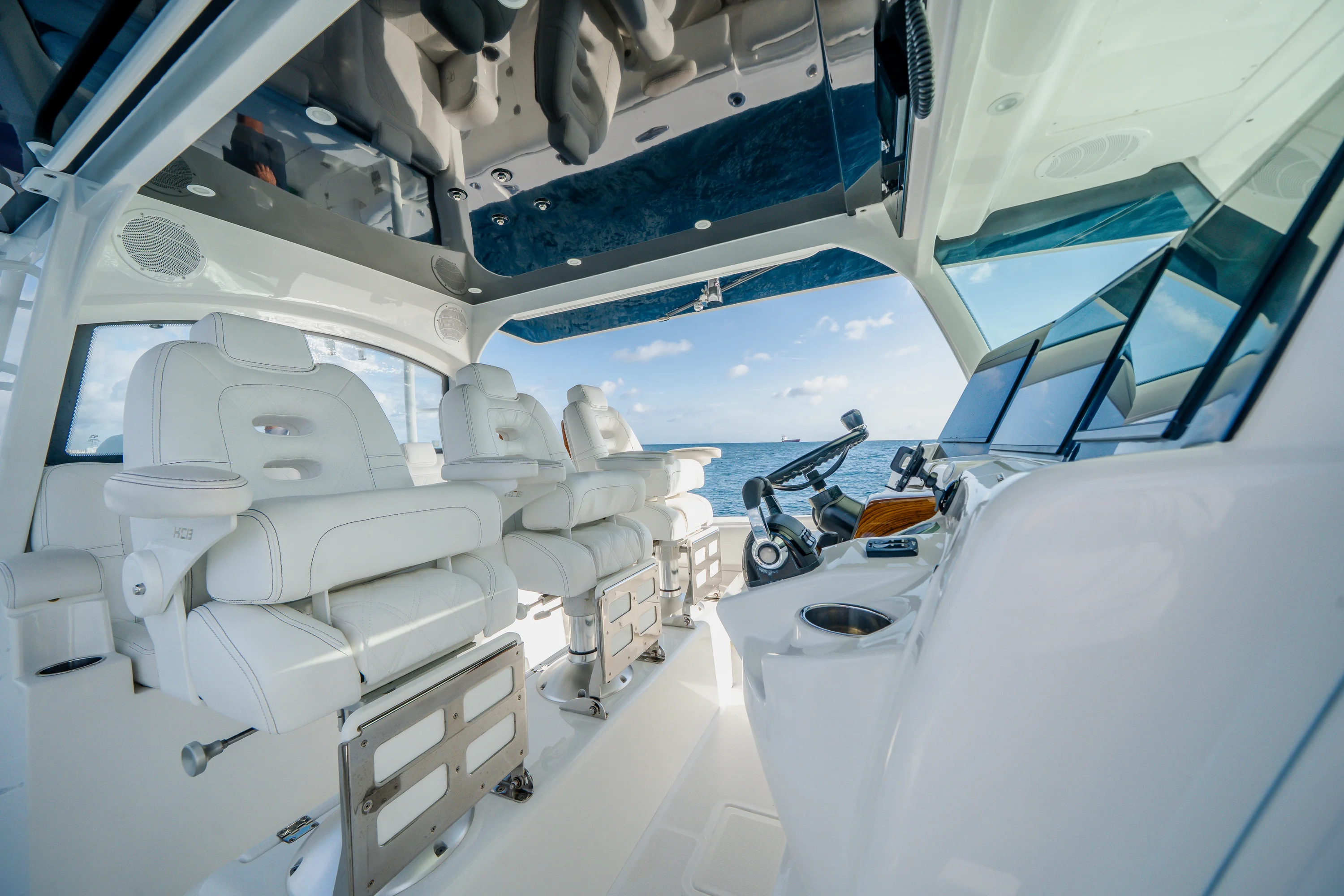 2020 HCB 53 Suenos Image Thumbnail #34