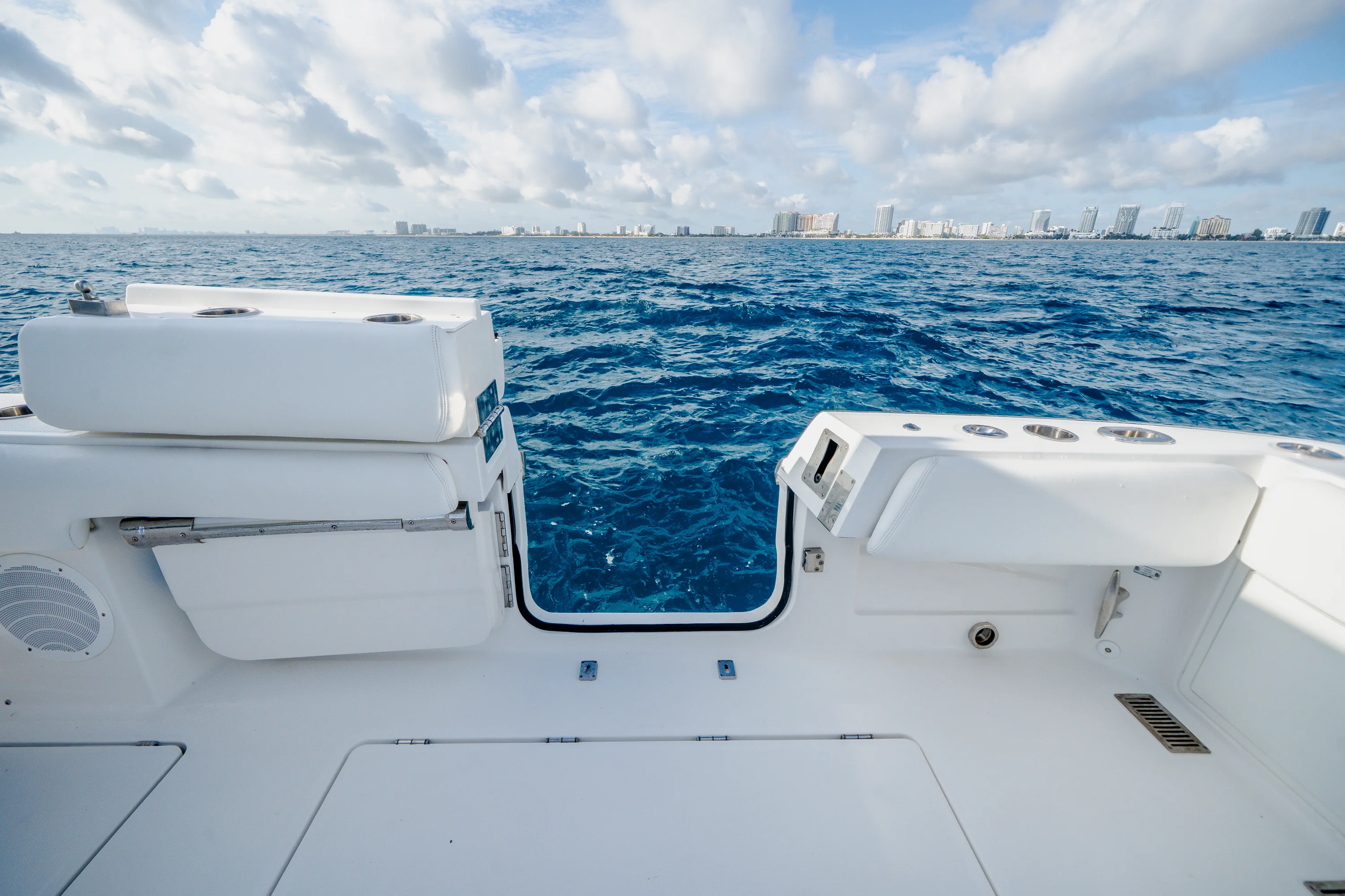 2020 HCB 53 Suenos Image Thumbnail #19