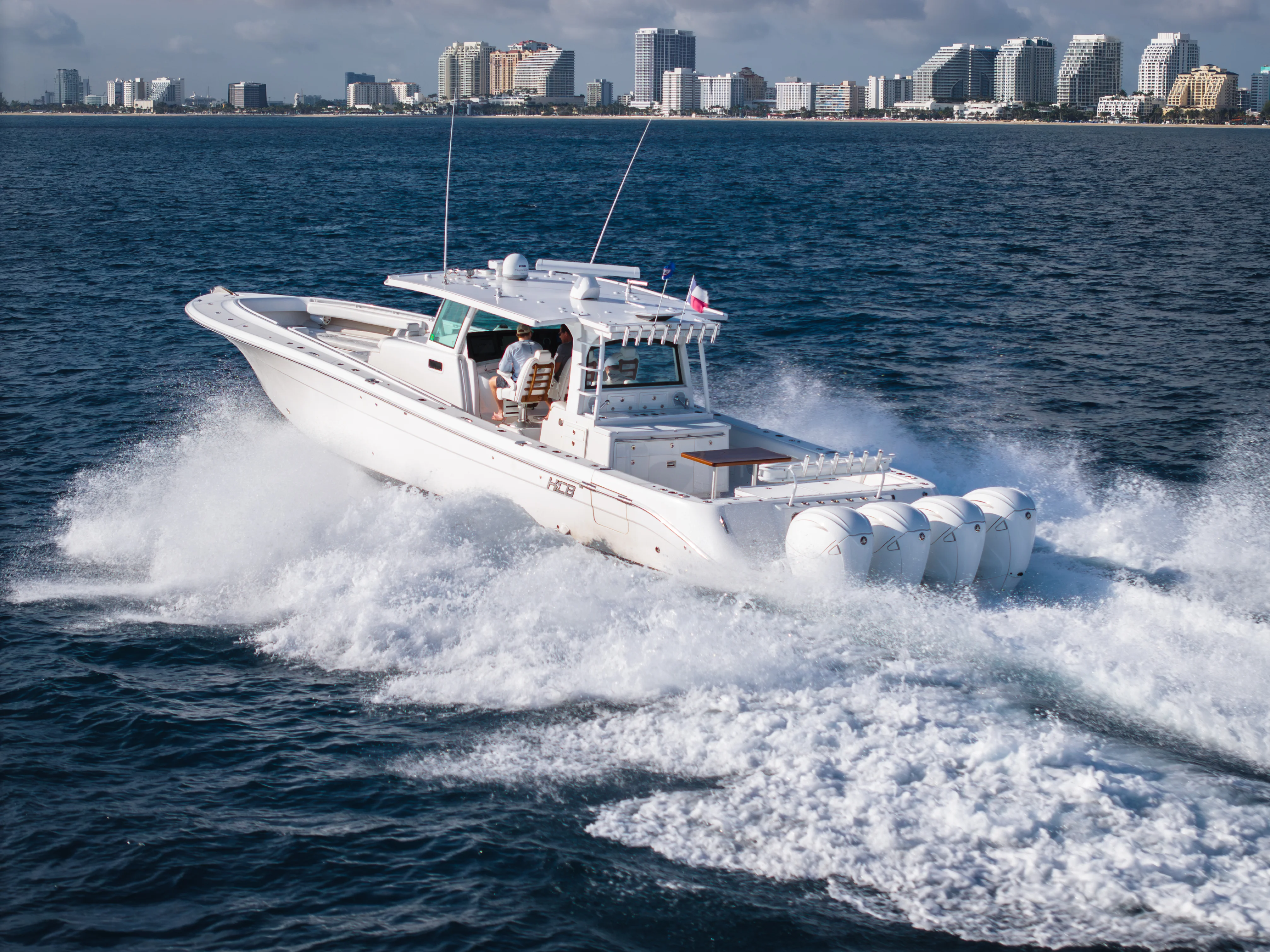 2020 HCB 53 Suenos Image Thumbnail #14