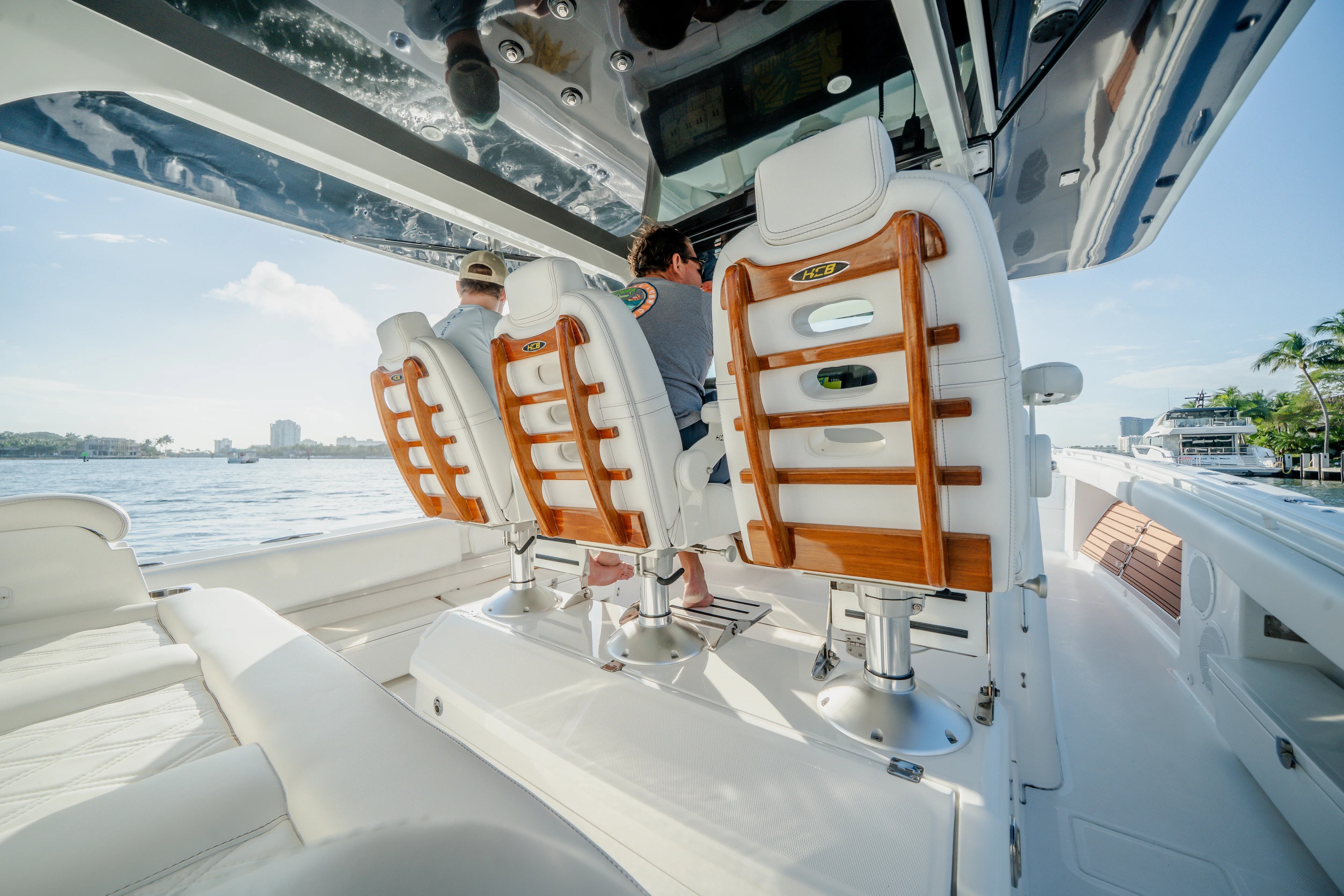 2020 HCB 53 Suenos Image Thumbnail #30