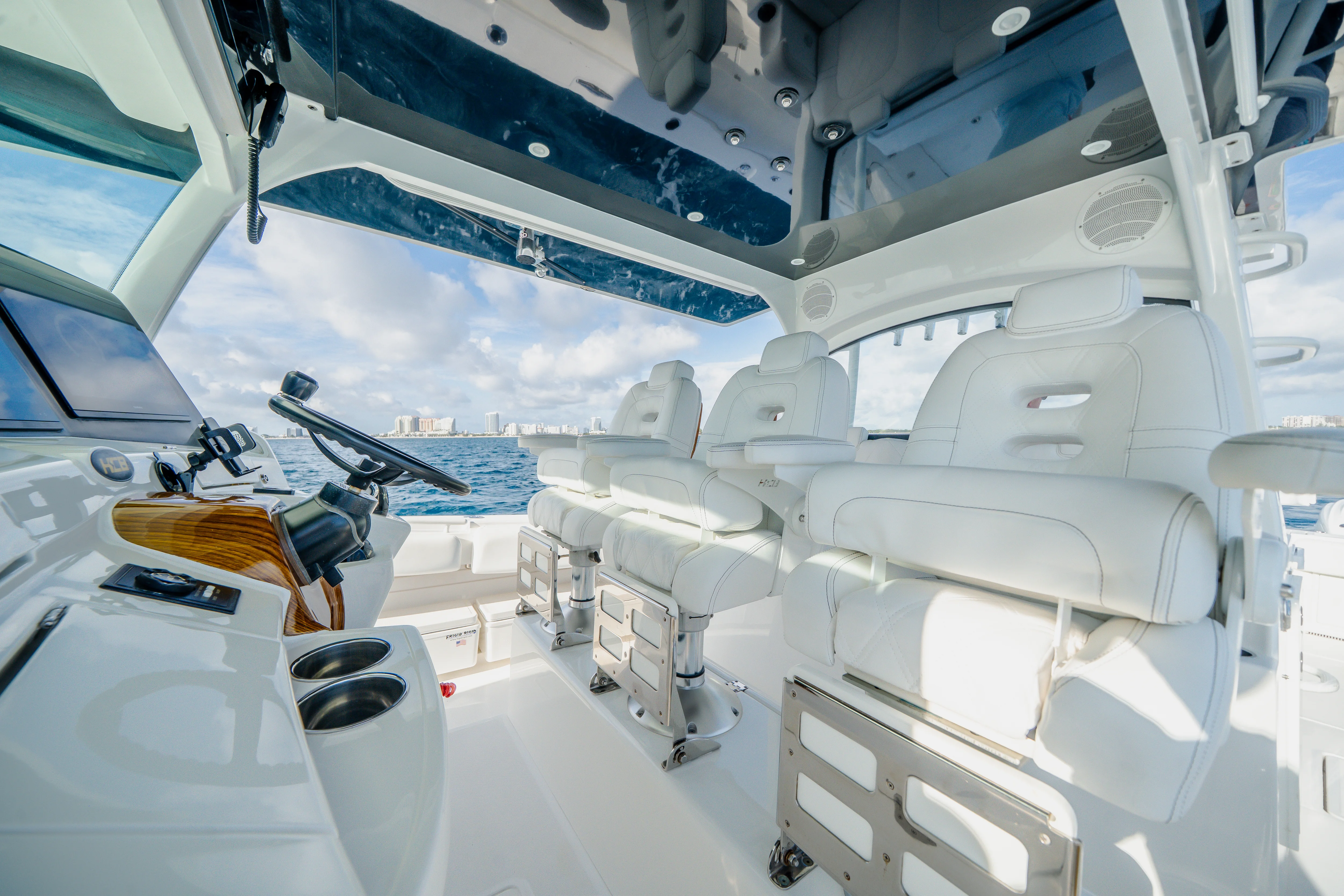 2020 HCB 53 Suenos Image Thumbnail #33