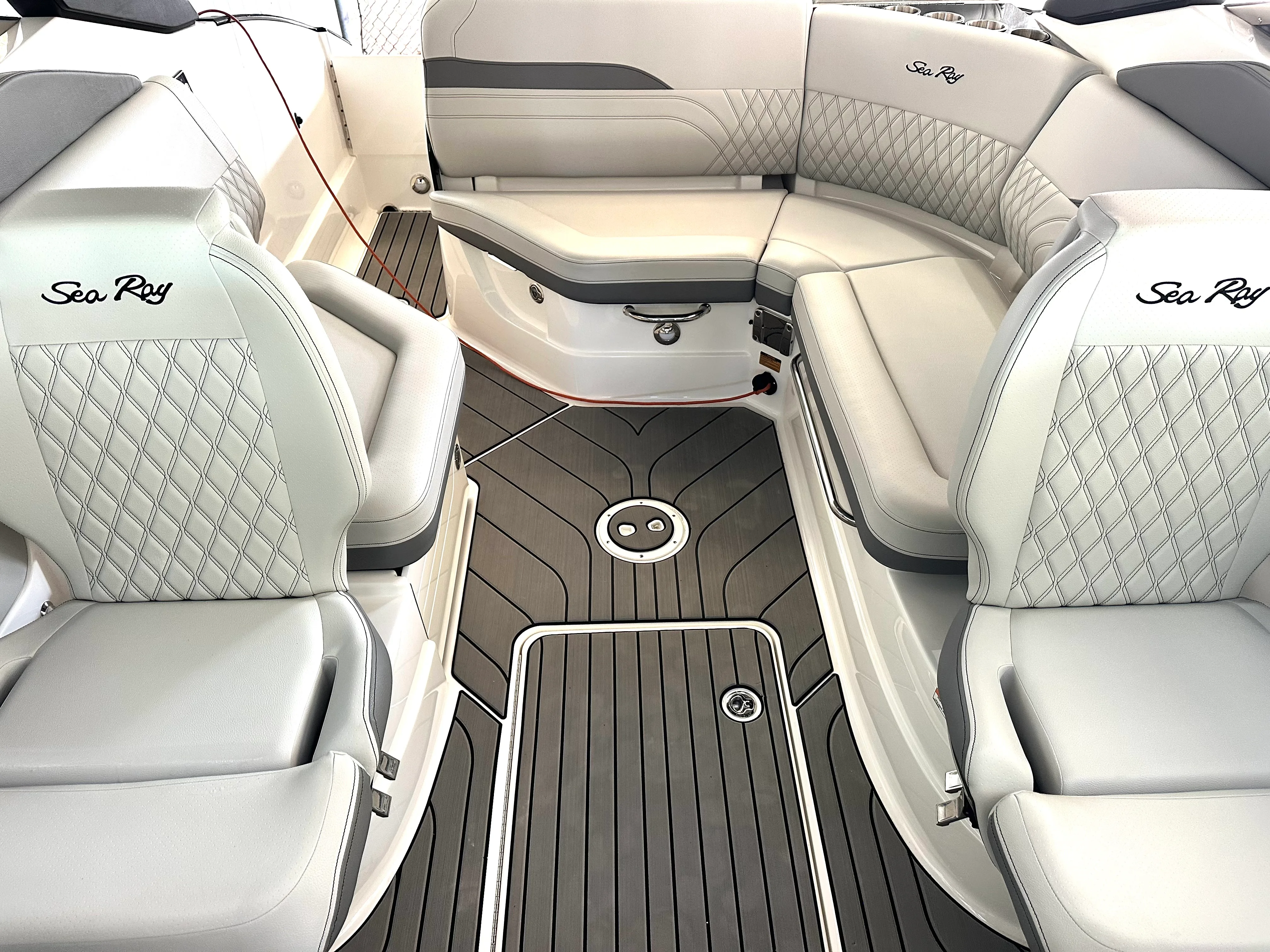 2024 Sea Ray 260 SLX OB Image Thumbnail #13