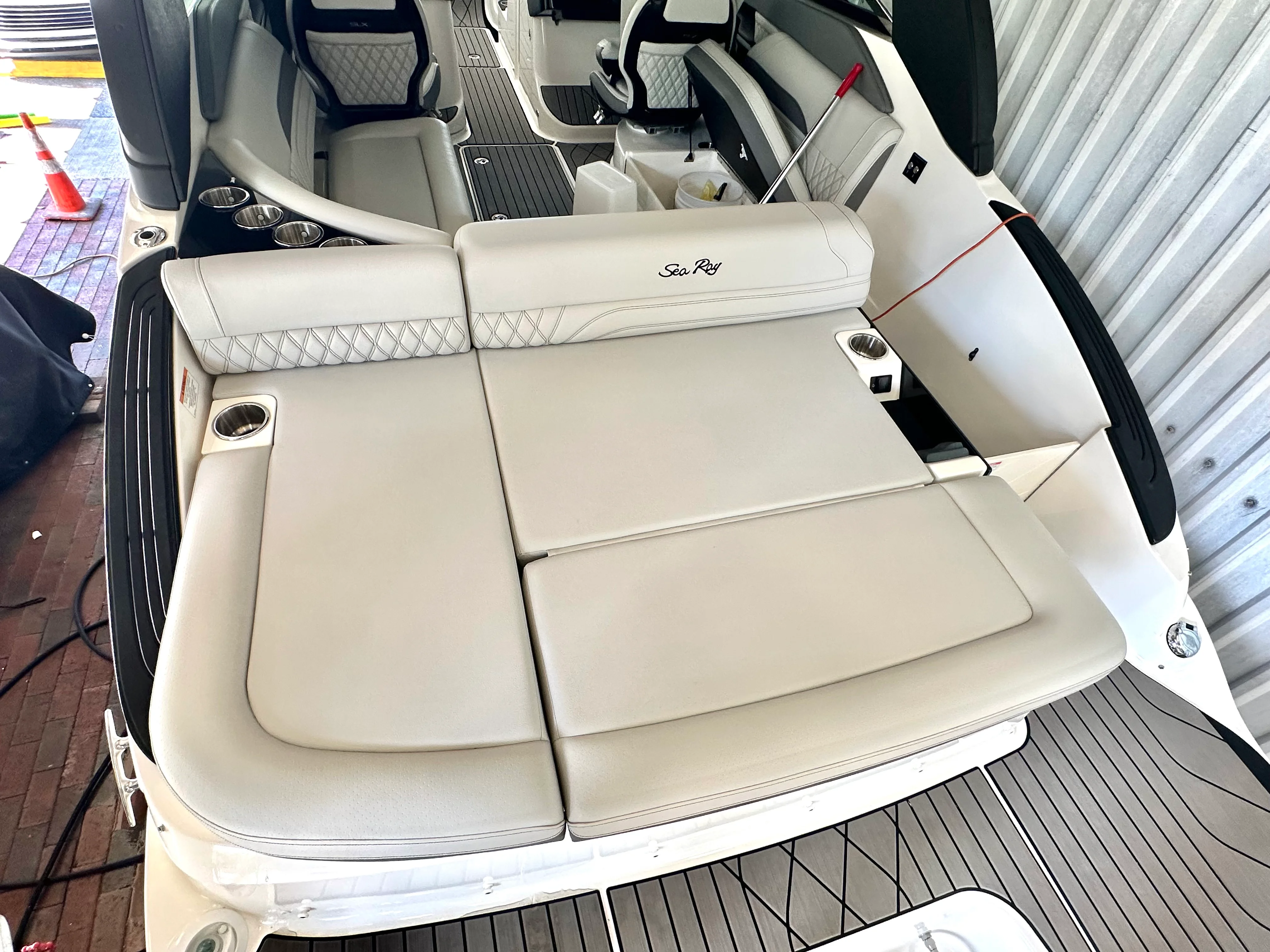 2024 Sea Ray 260 SLX OB Image Thumbnail #7