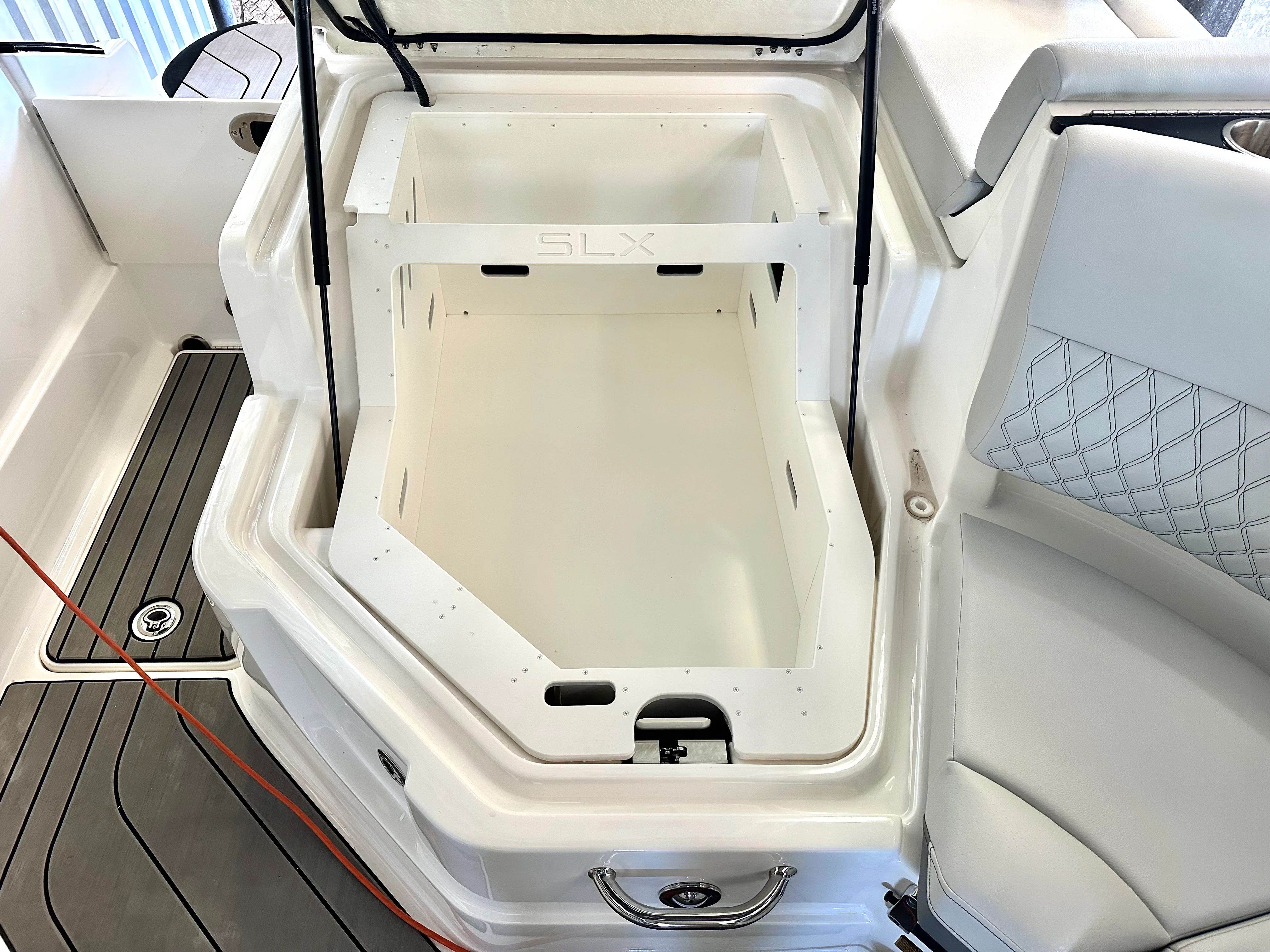 2024 Sea Ray 260 SLX OB Image Thumbnail #19