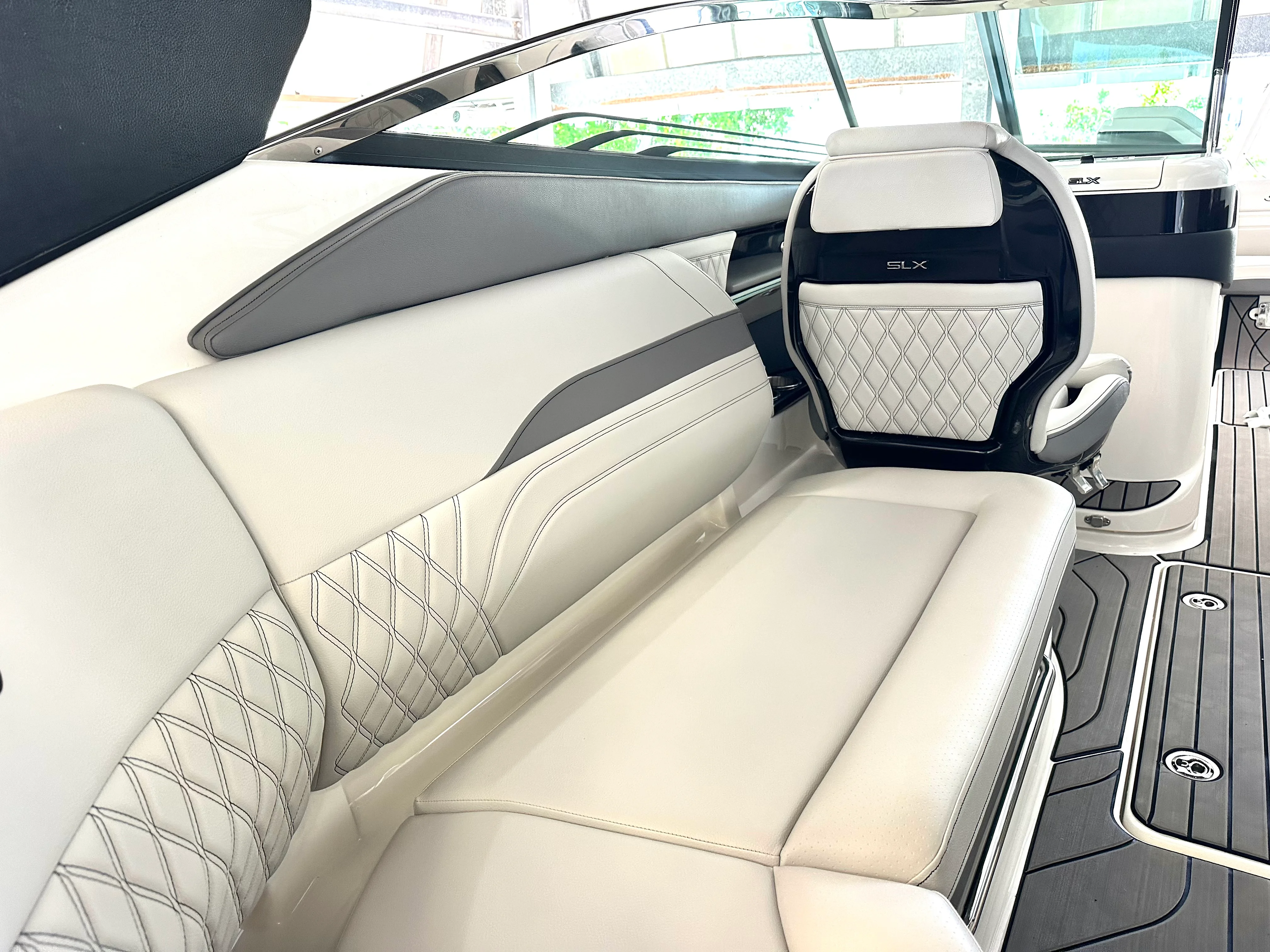 2024 Sea Ray 260 SLX OB Image Thumbnail #16