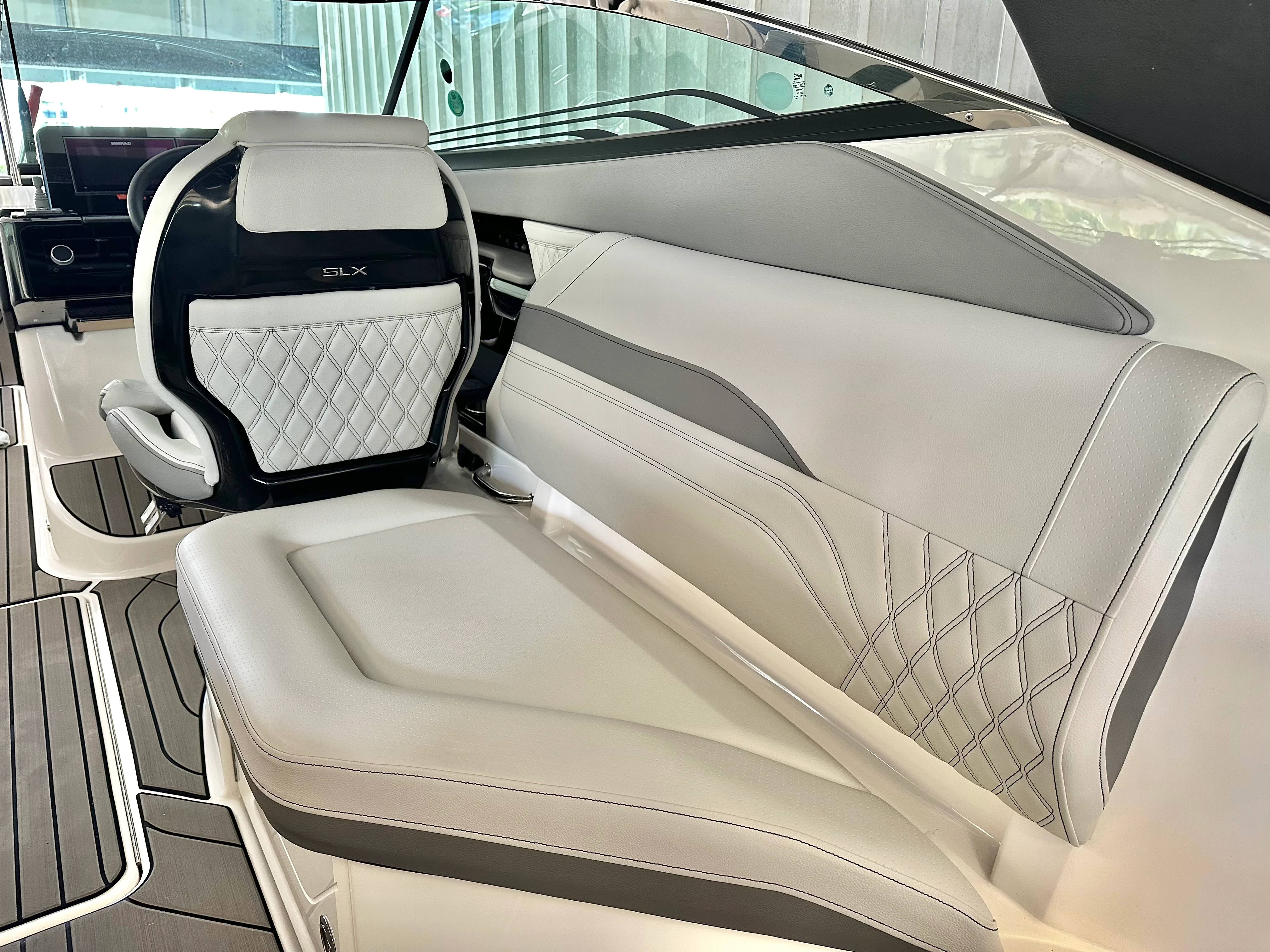 2024 Sea Ray 260 SLX OB Image Thumbnail #15