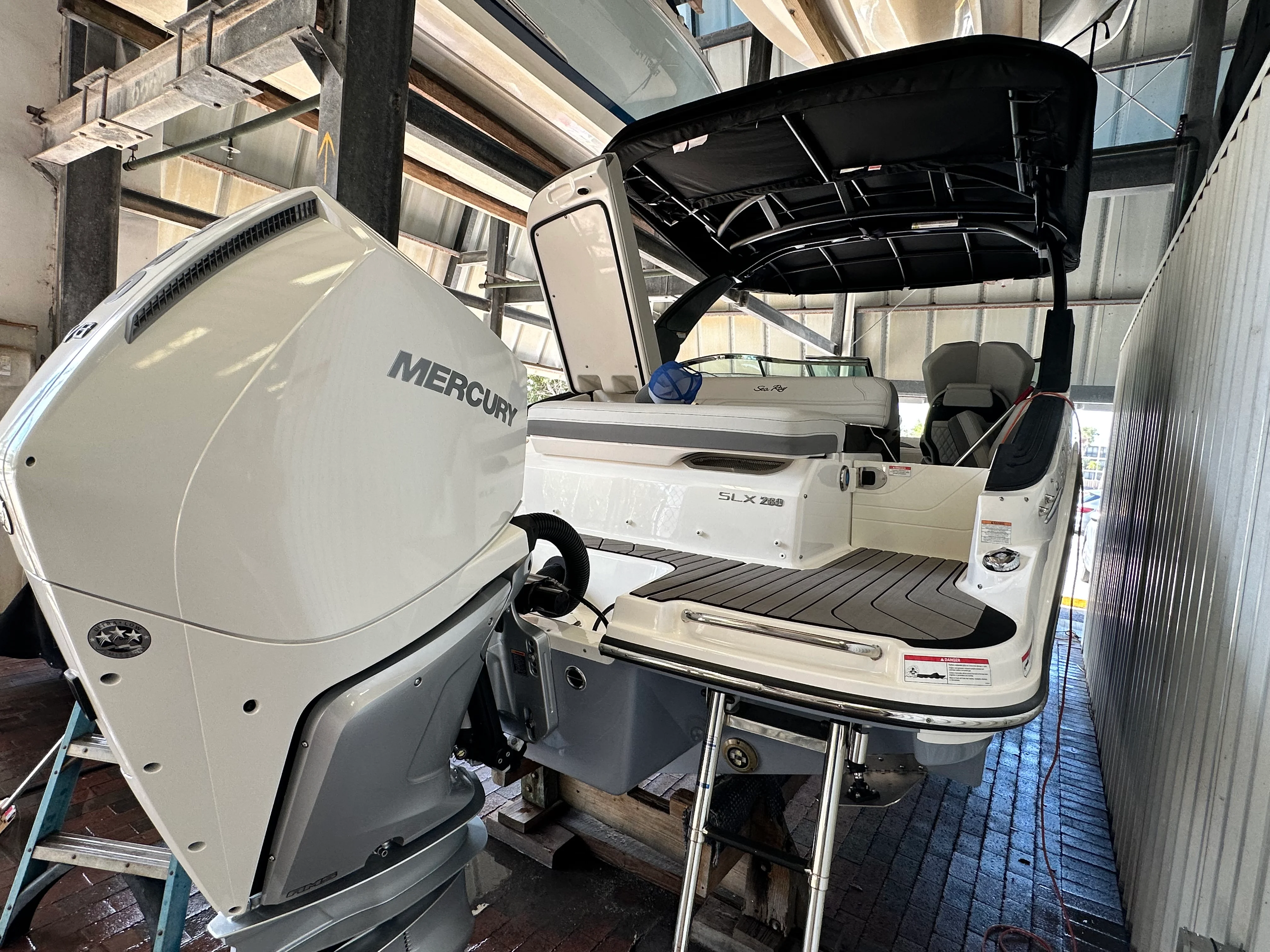 2024 Sea Ray 260 SLX OB Image Thumbnail #5