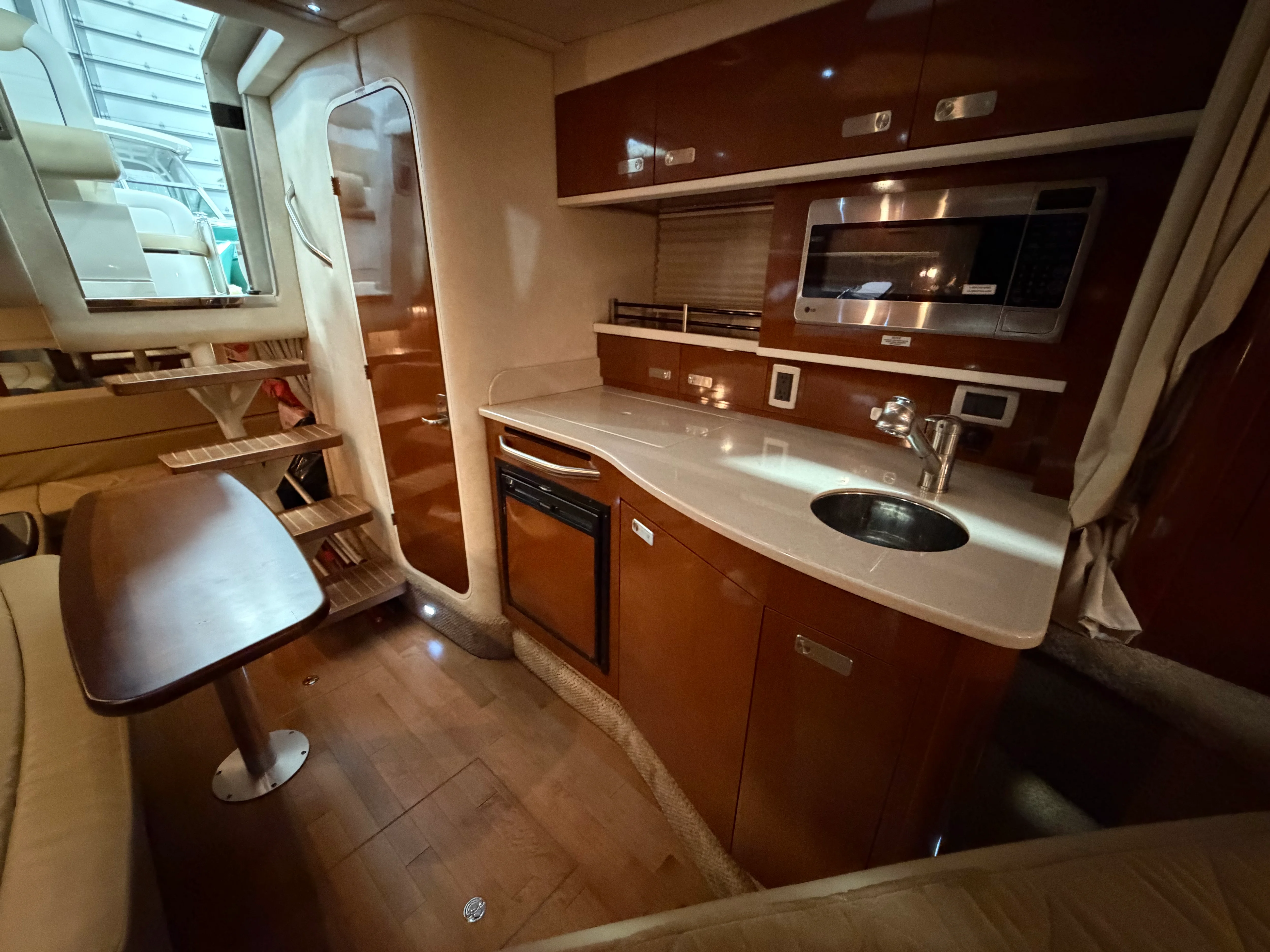 2010 Sea Ray 330 SUNDANCER Image Thumbnail #17