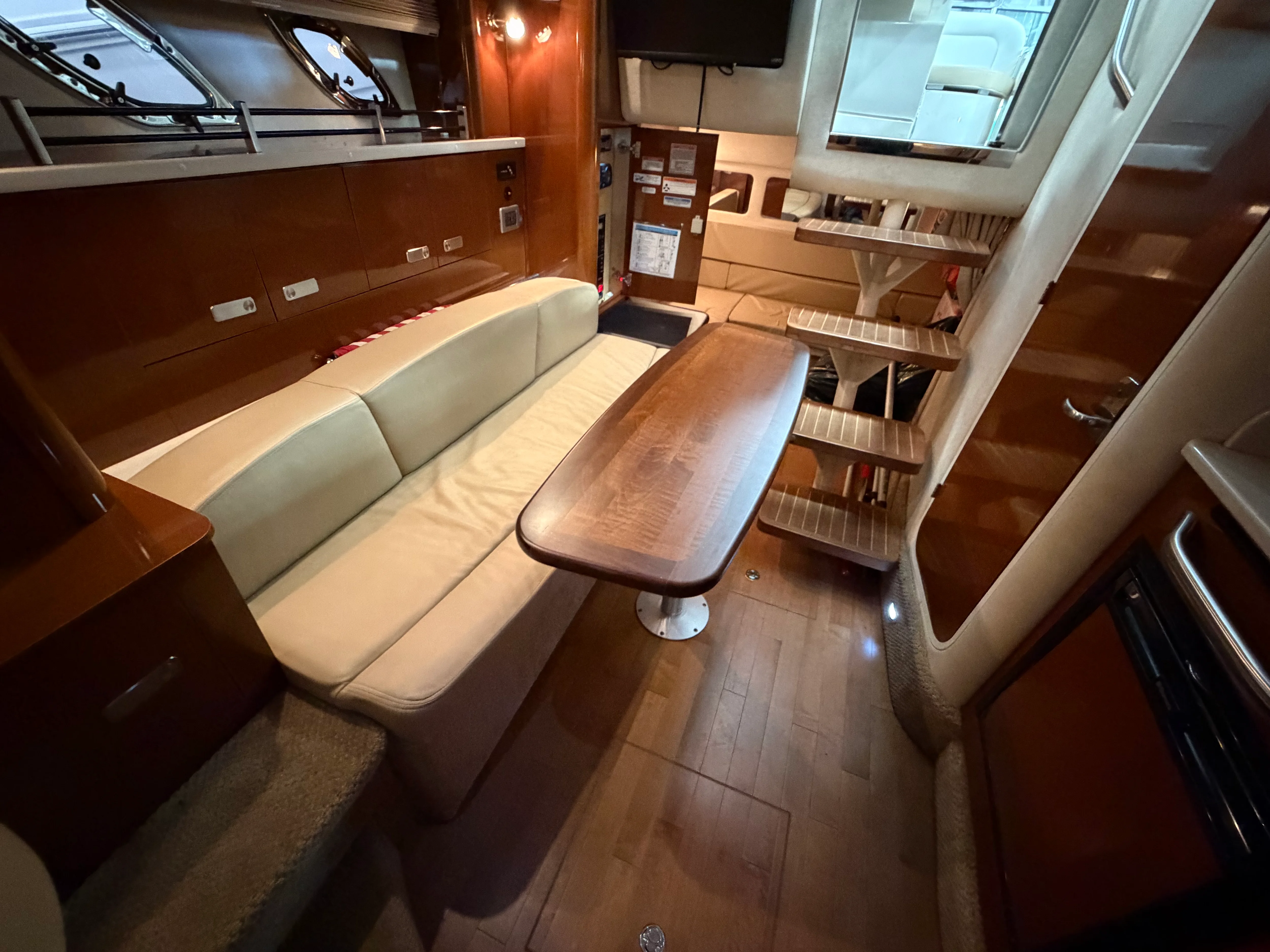 2010 Sea Ray 330 SUNDANCER Image Thumbnail #18