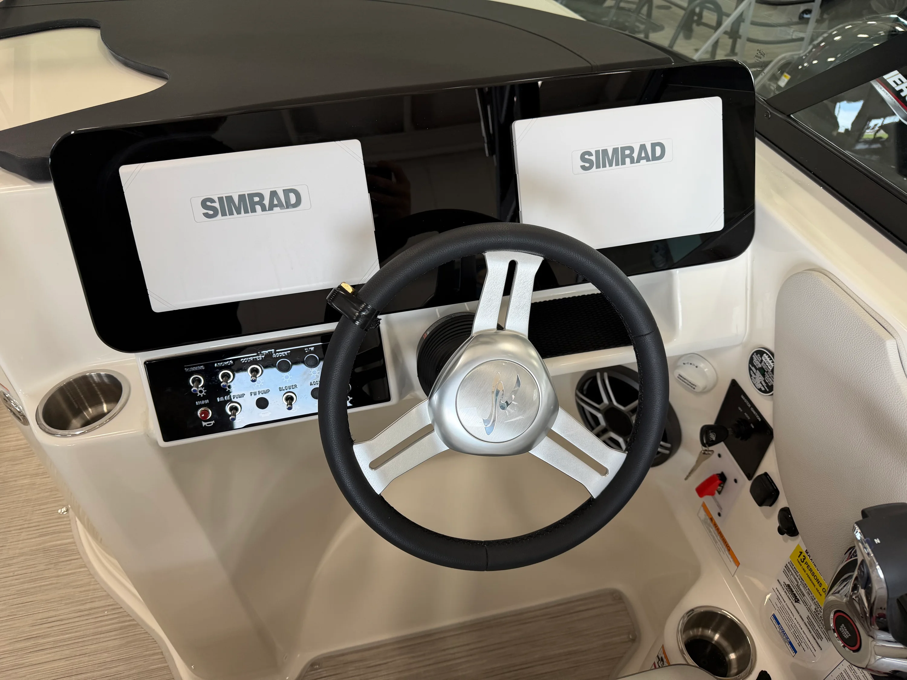 2026 Sea Ray SDX 230 Image Thumbnail #6