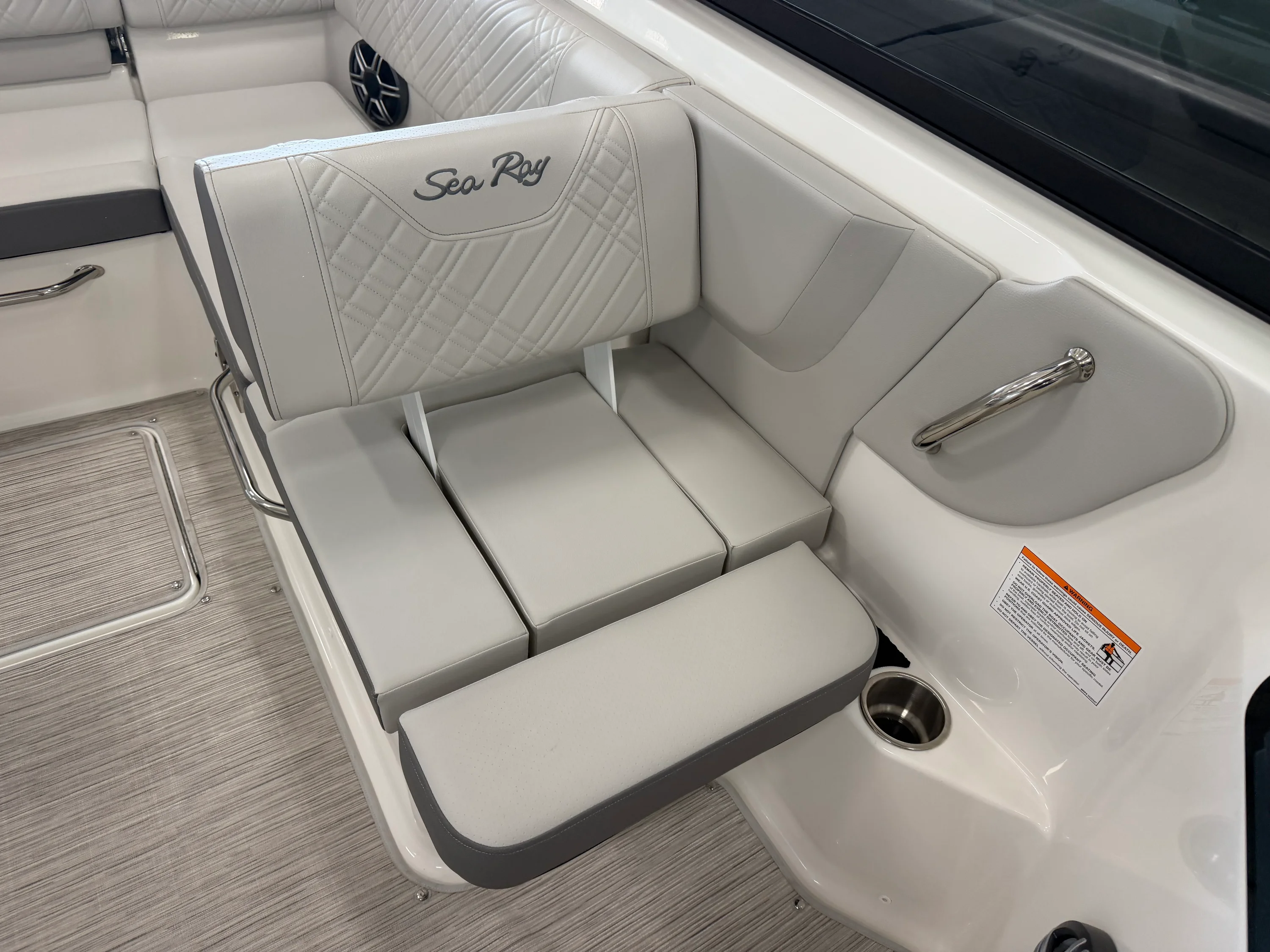 2026 Sea Ray SDX 230 Image Thumbnail #8