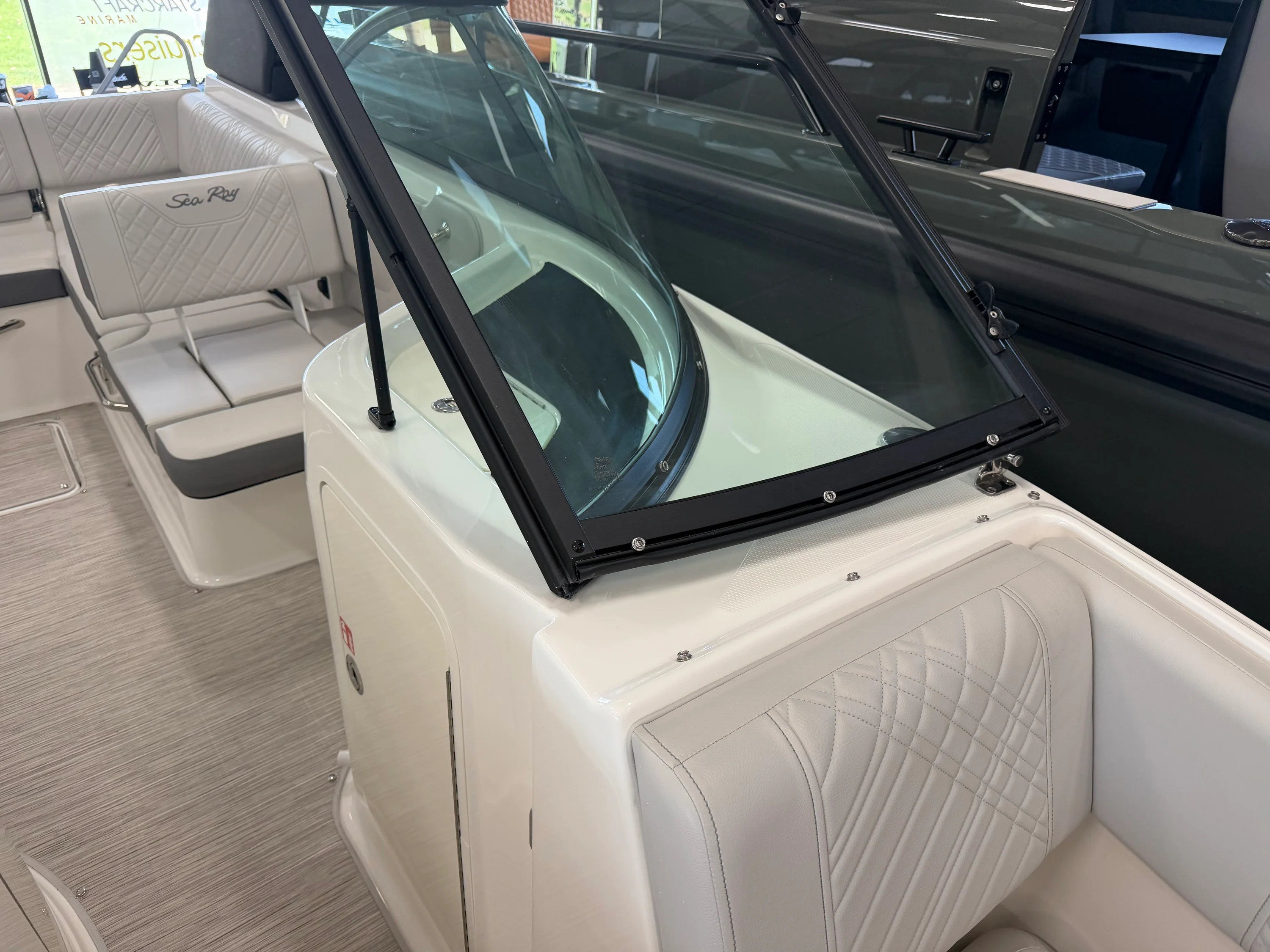 2026 Sea Ray SDX 230 Image Thumbnail #11
