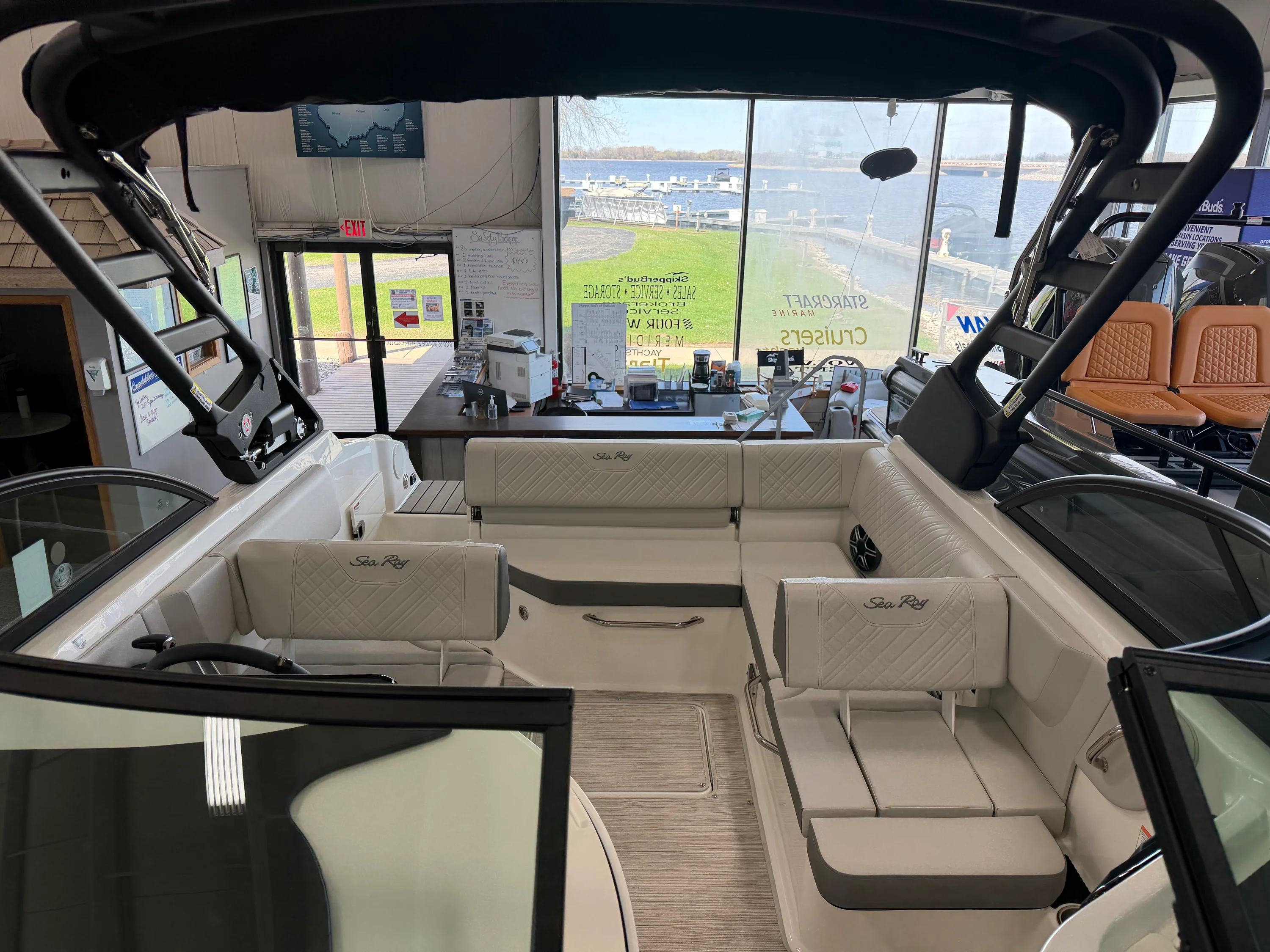 2026 Sea Ray SDX 230 Image Thumbnail #9