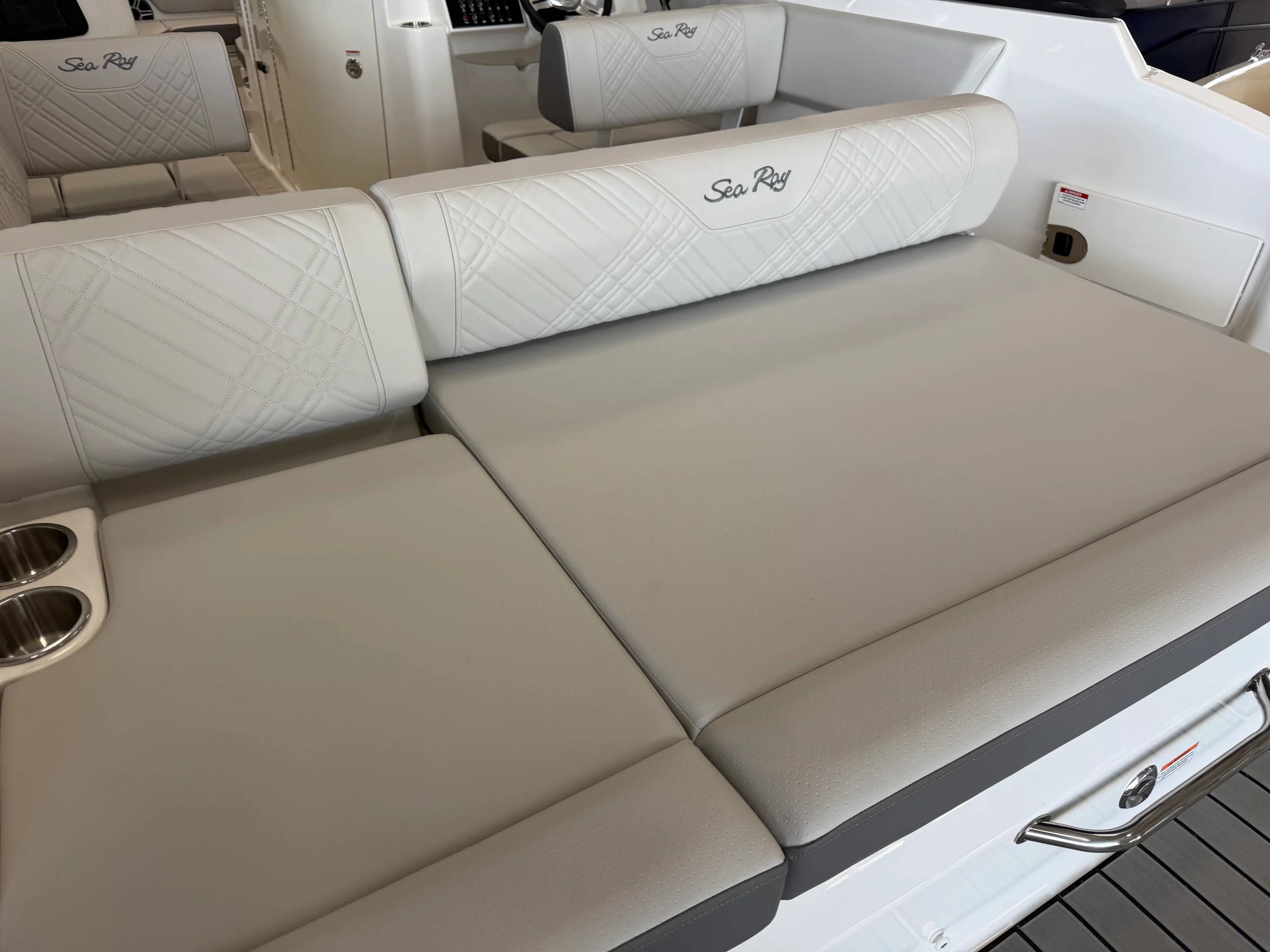 2026 Sea Ray SDX 230 Image Thumbnail #16