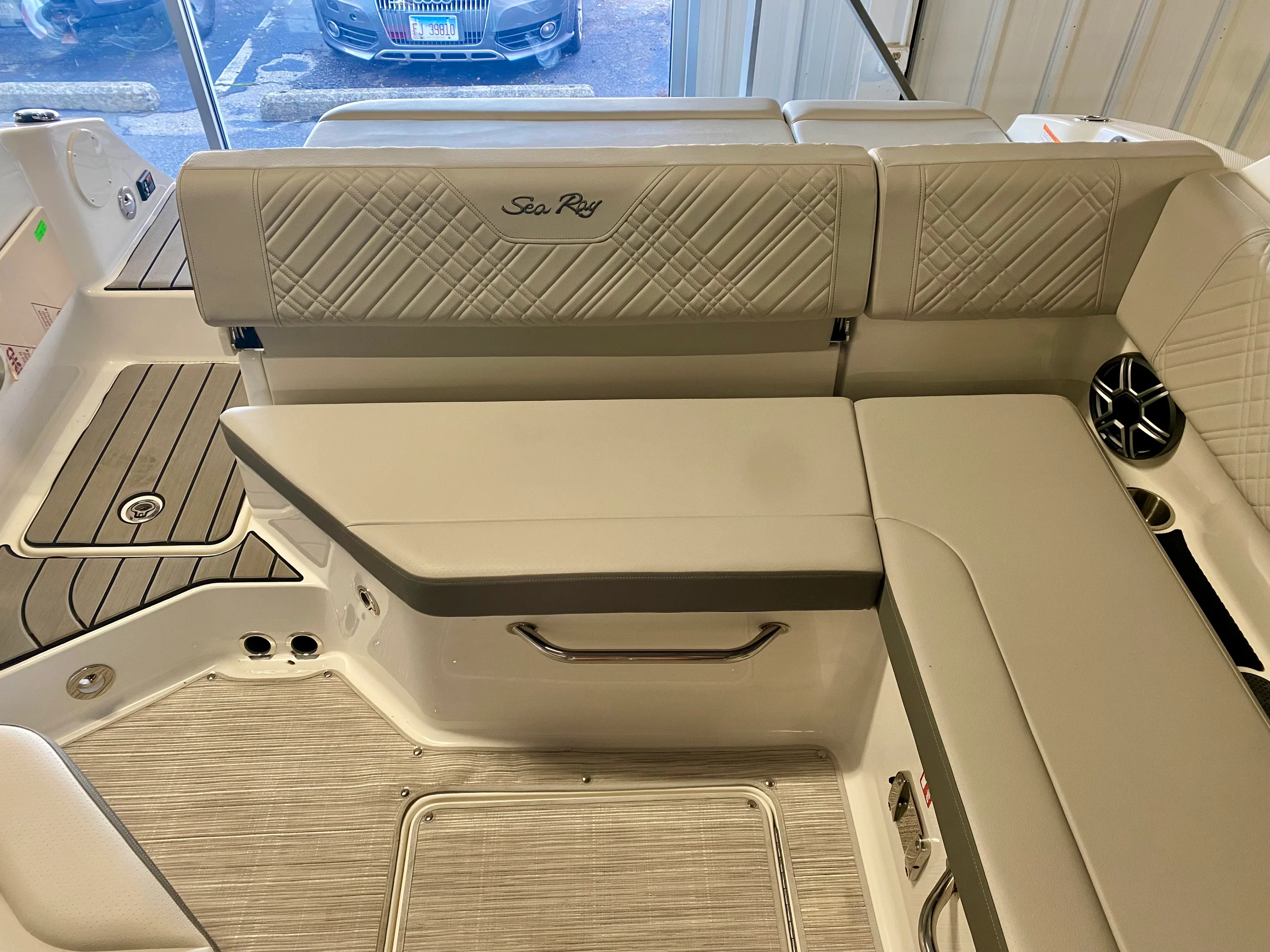 2026 Sea Ray SDX 230 Image Thumbnail #10