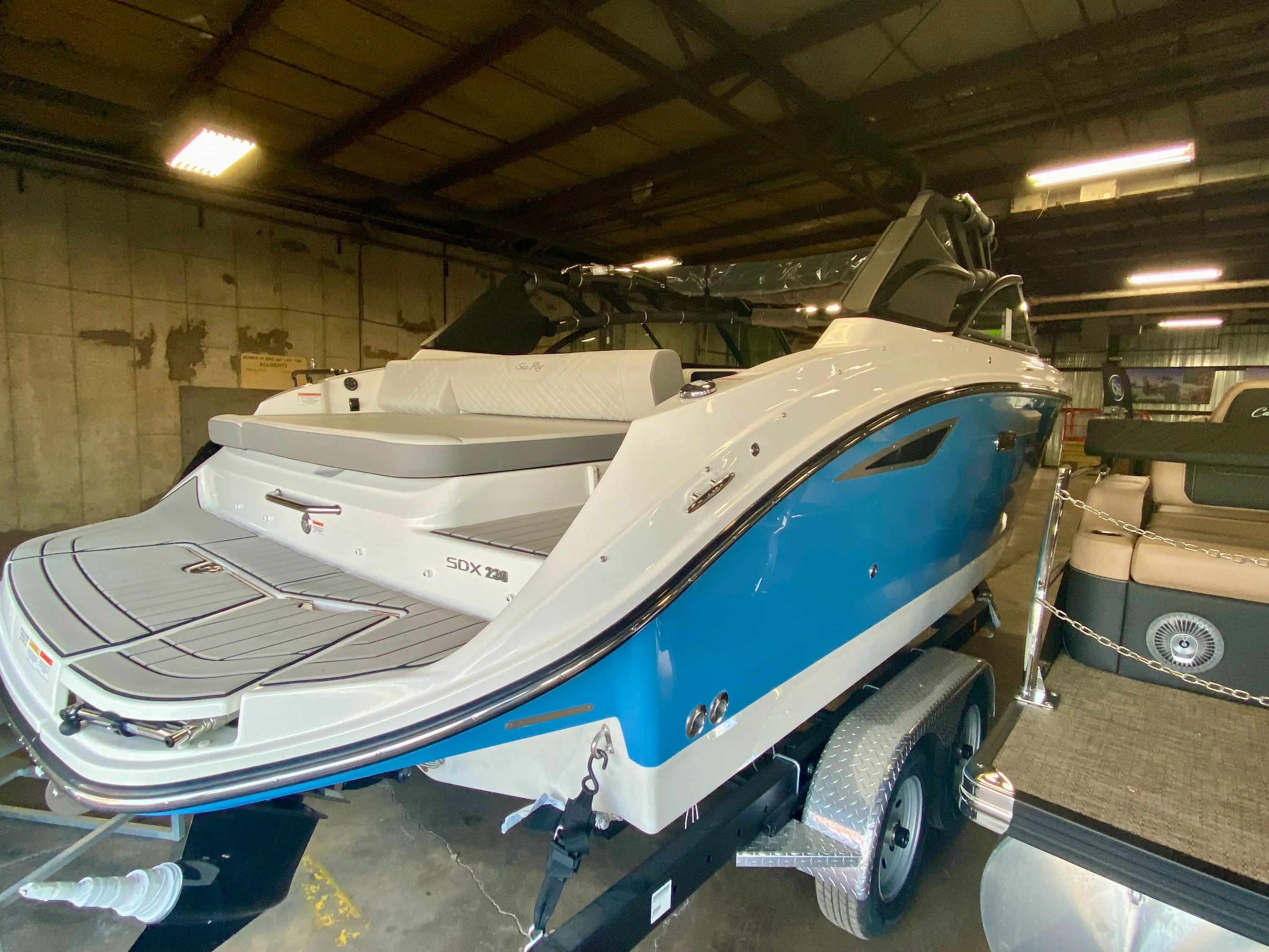 2026 Sea Ray SDX 230 Image Thumbnail #3