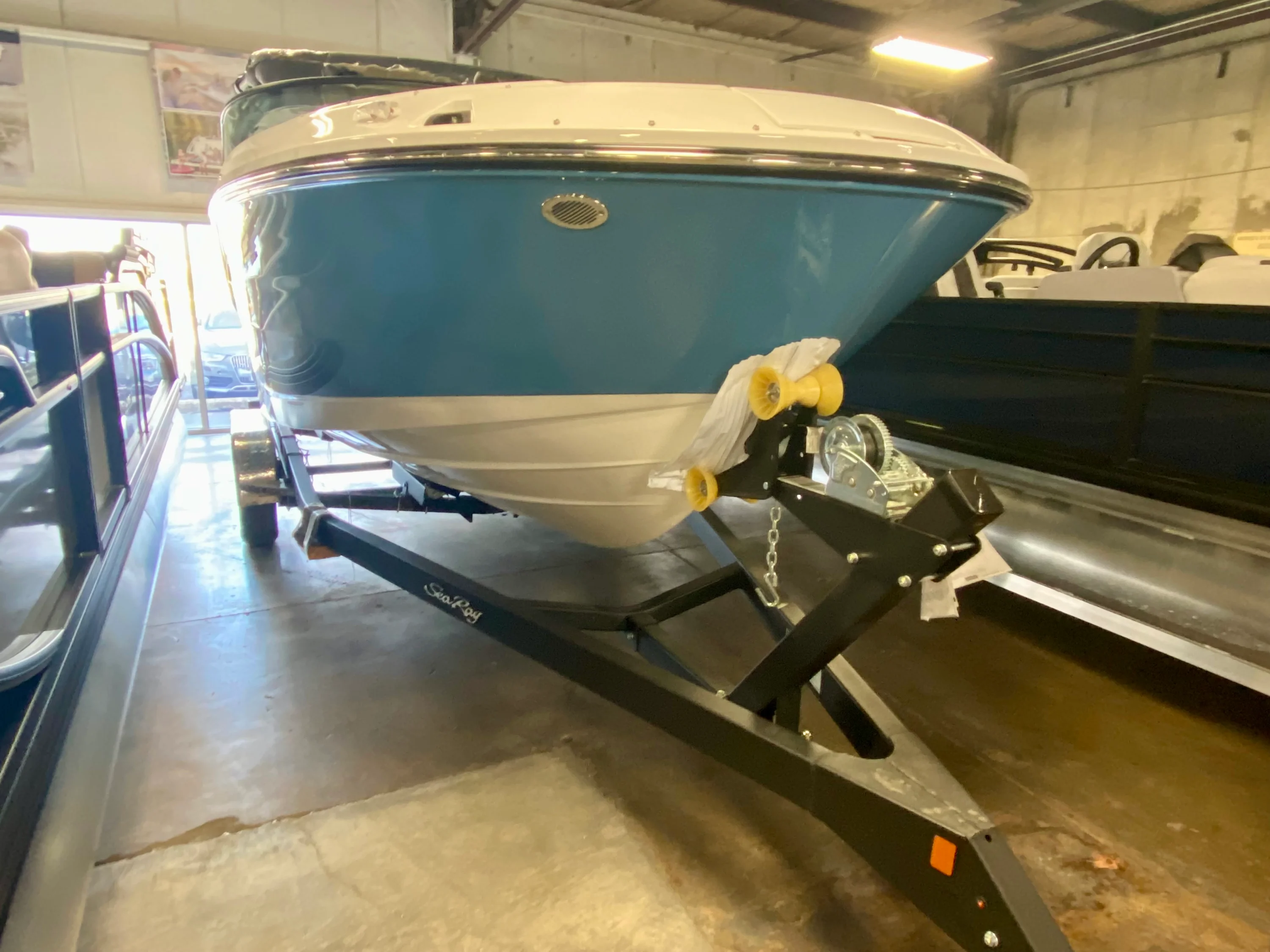 2026 Sea Ray SDX 230 Image Thumbnail #2