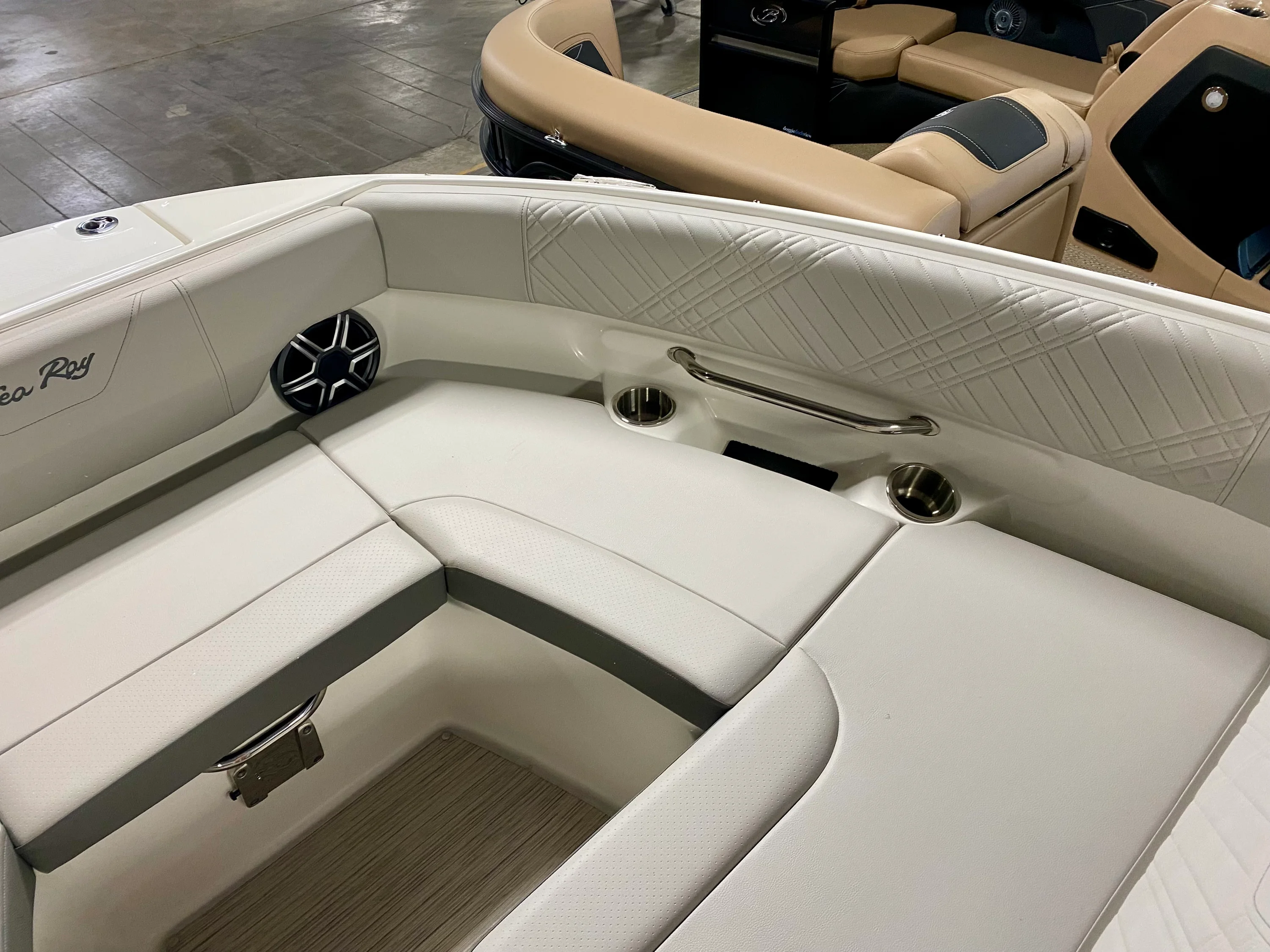 2026 Sea Ray SDX 230 Image Thumbnail #21