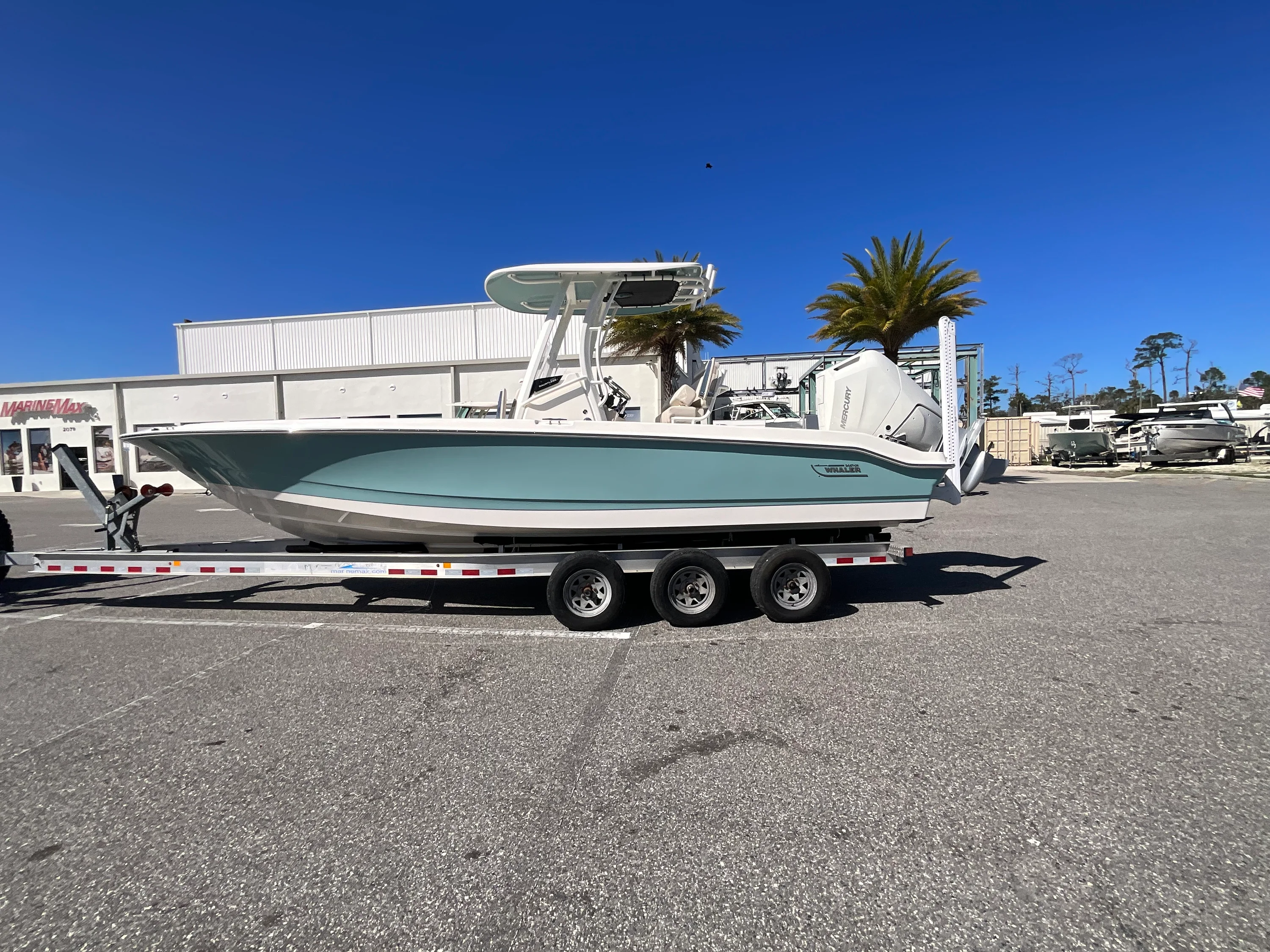 2026 Boston Whaler 250 Dauntless Image Thumbnail #0