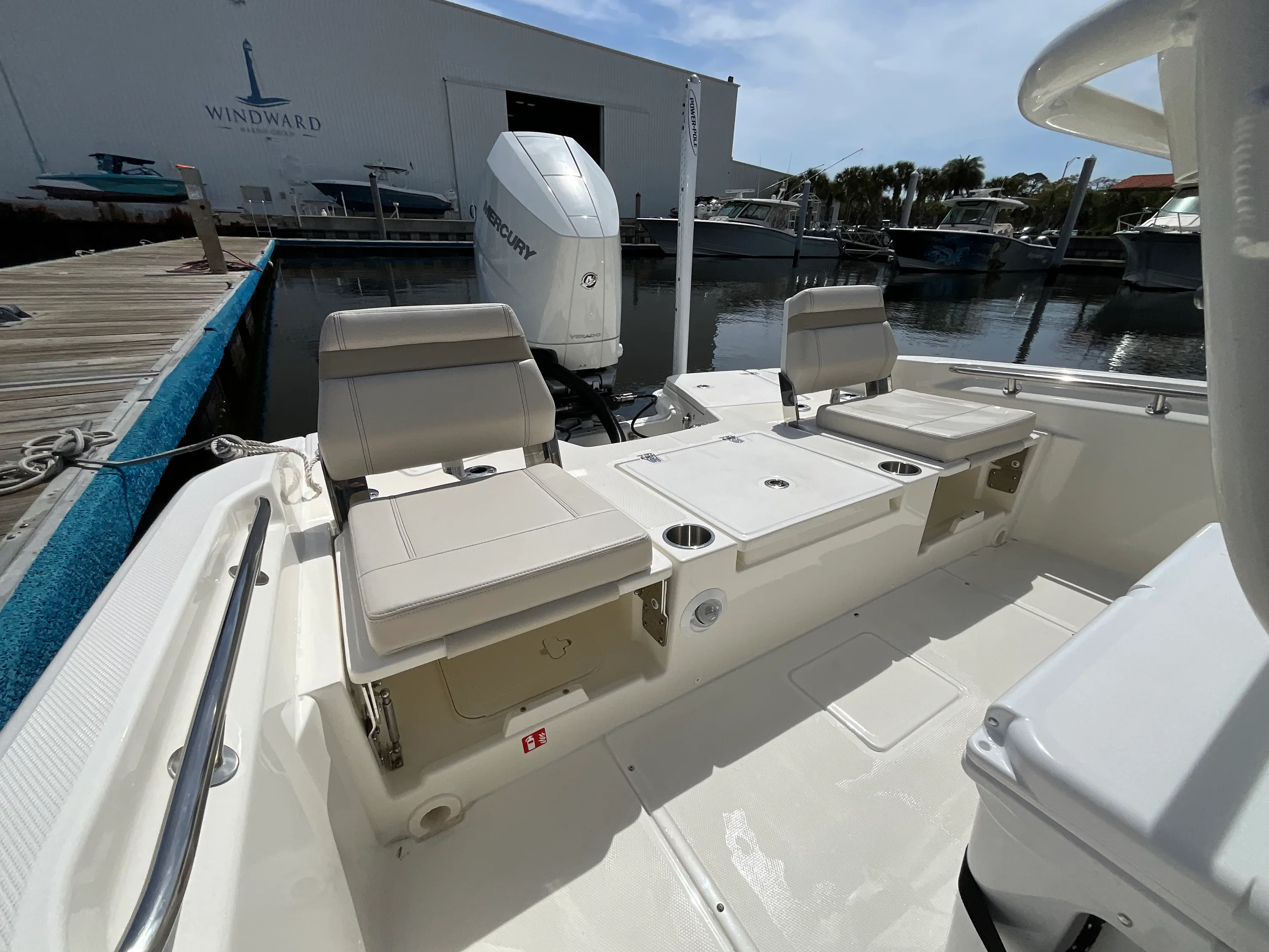 2026 Boston Whaler 250 Dauntless Image Thumbnail #15