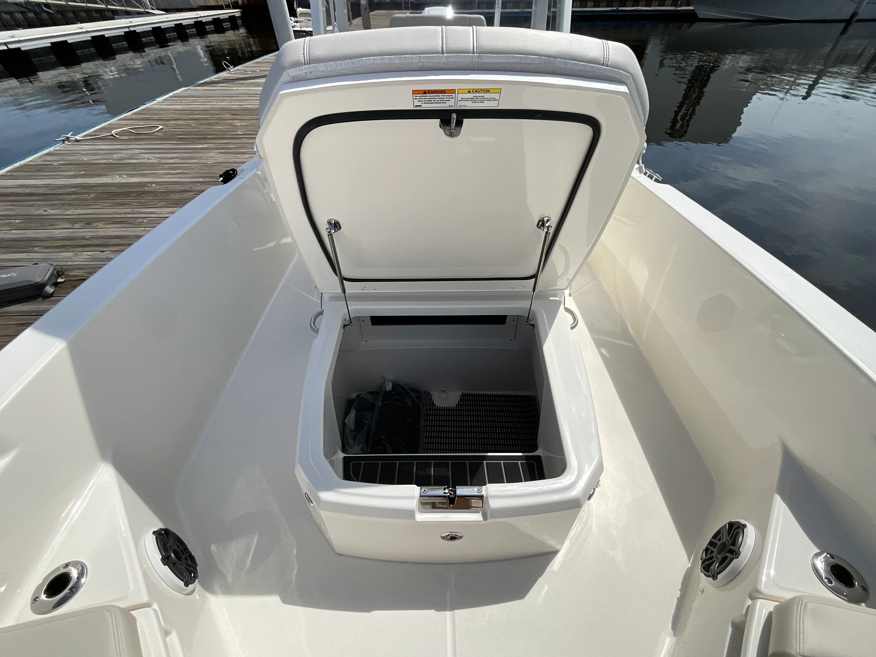 2026 Boston Whaler 250 Dauntless Image Thumbnail #26