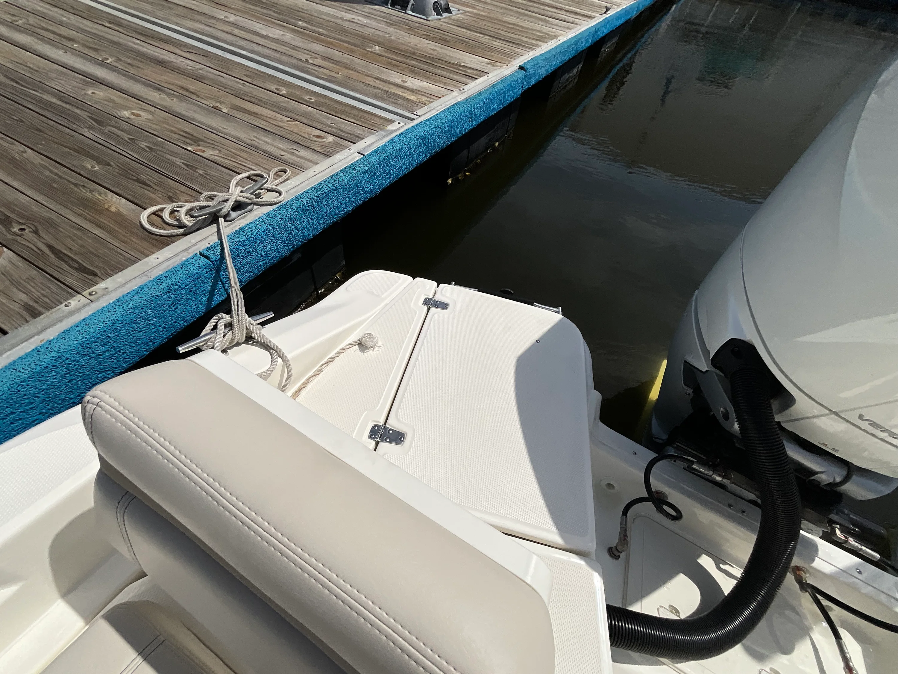 2026 Boston Whaler 250 Dauntless Image Thumbnail #23