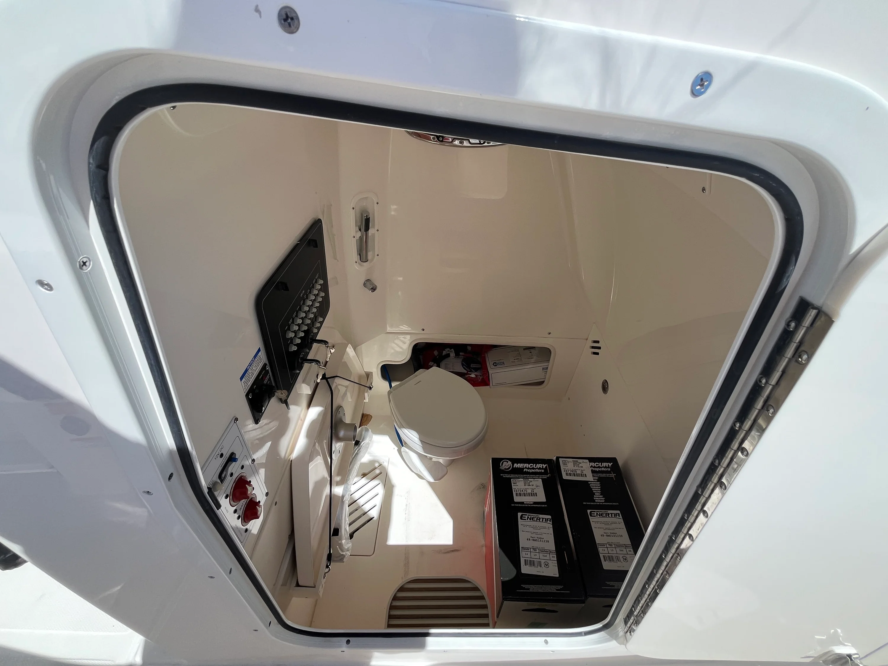 2026 Boston Whaler 250 Outrage Image Thumbnail #11